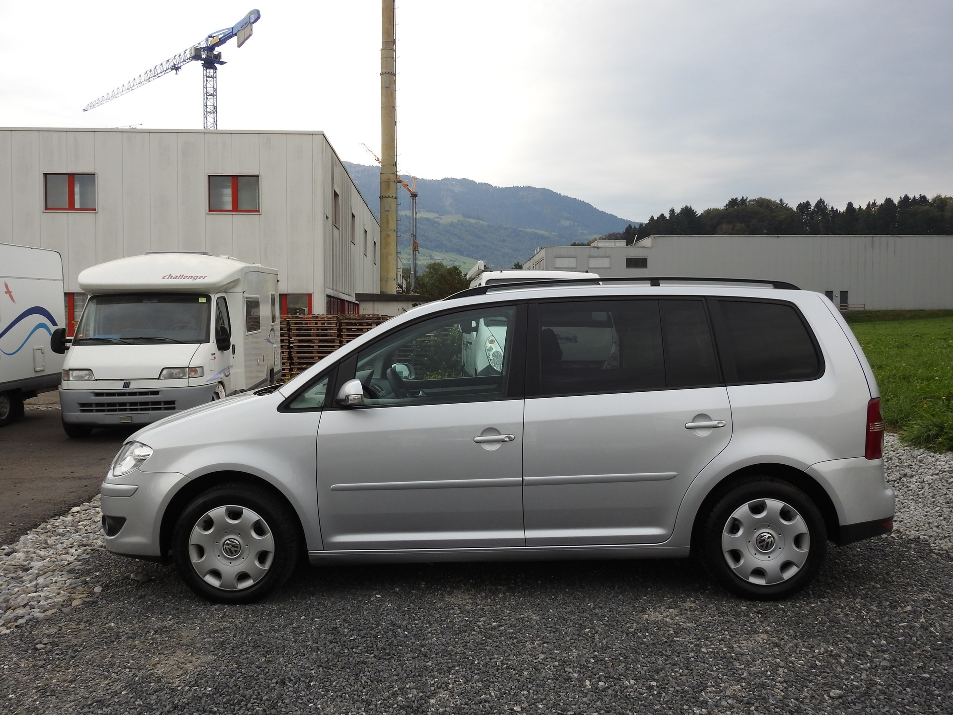 VW Touran 2.0 TDI Trendline-showroom-element-2