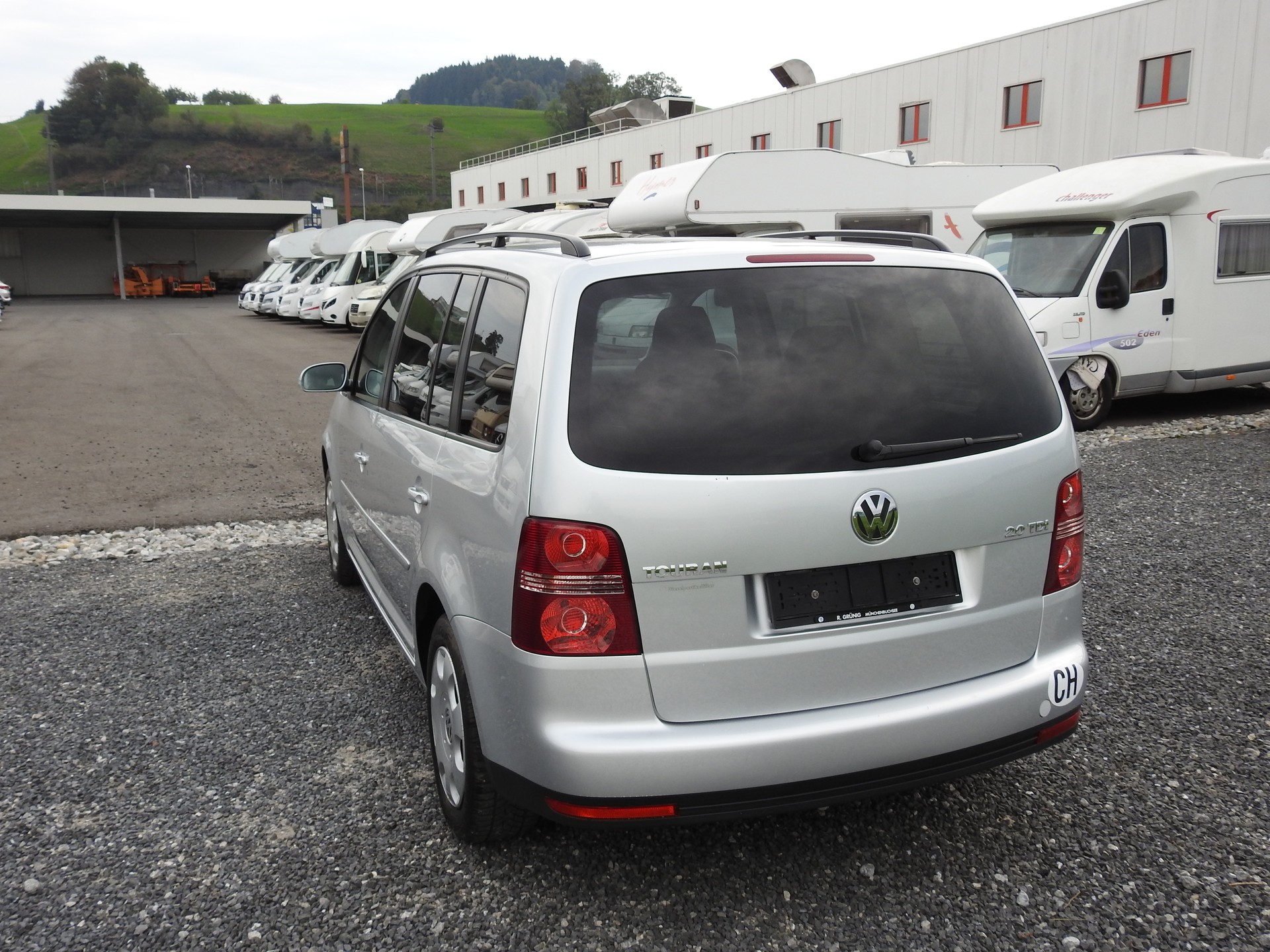 VW Touran 2.0 TDI Trendline-showroom-element-3