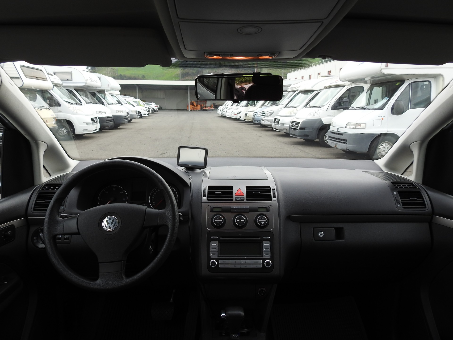 VW Touran 2.0 TDI Trendline-image-16