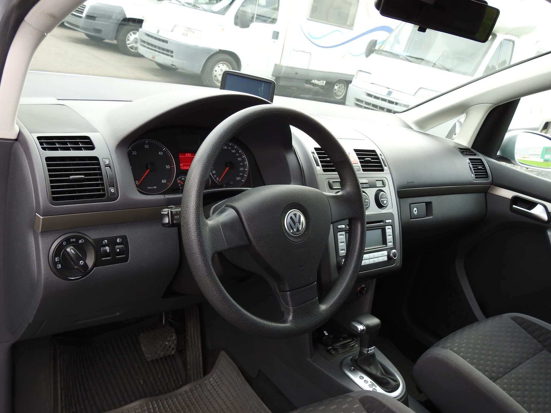 VW Touran 2.0 TDI Trendline-image-11