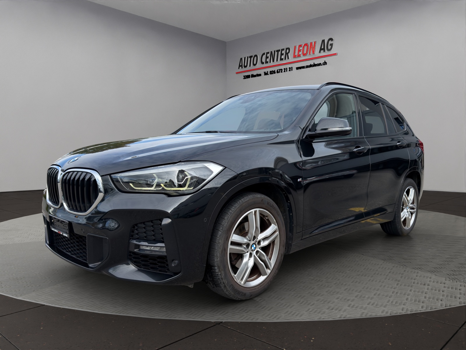 BMW X1 sDrive 18i M Sport Steptronic DSK-showroom-element-1