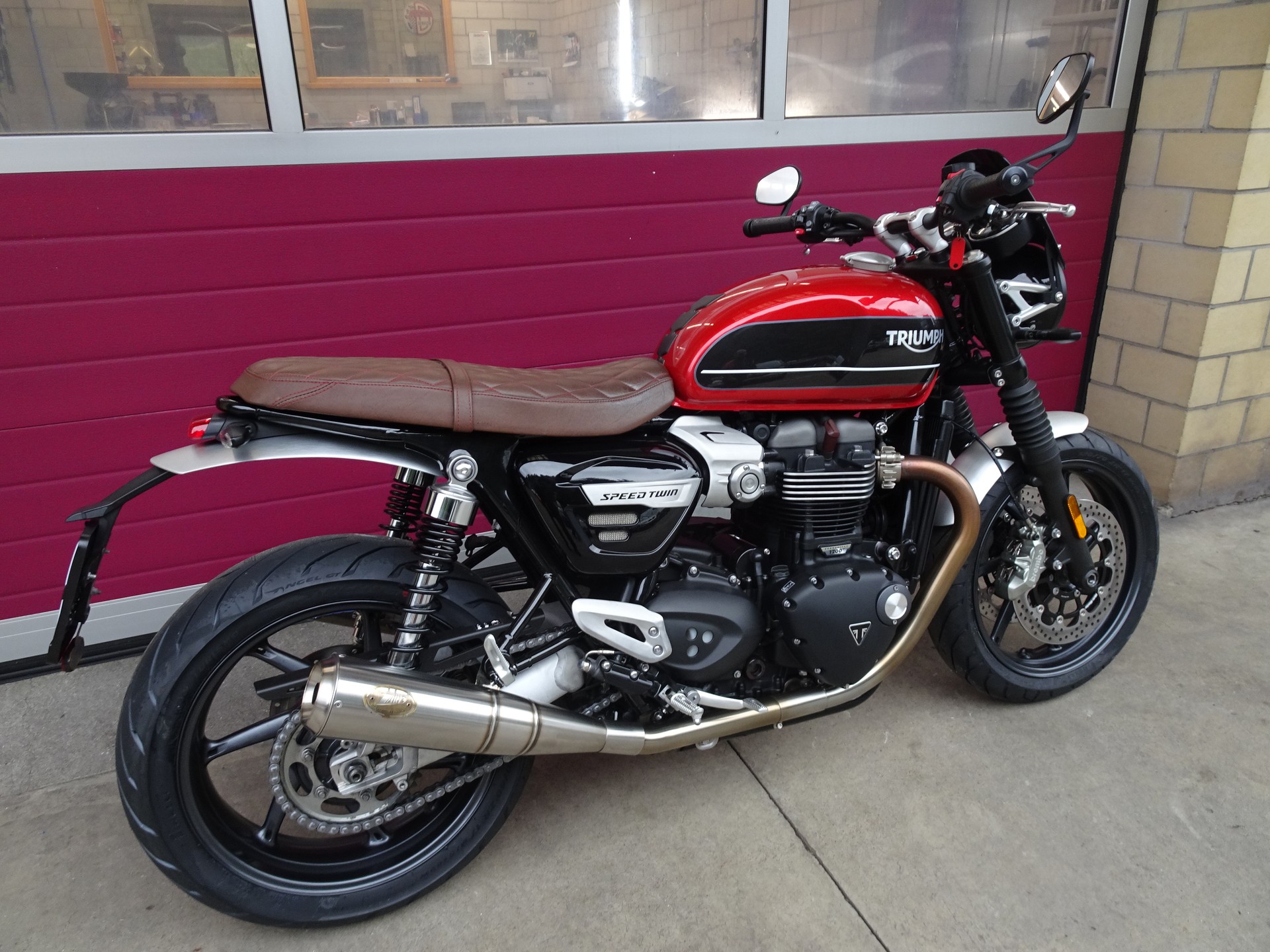 TRIUMPH Speed Twin 1200-image-3
