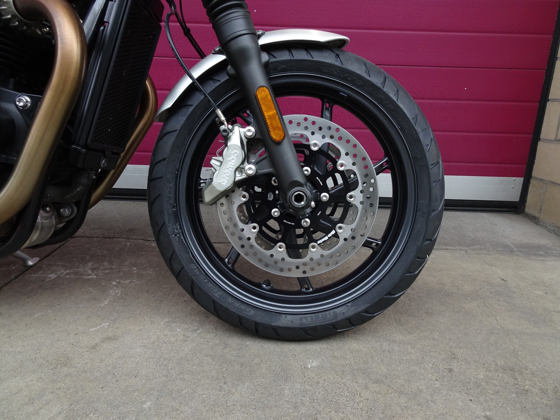 TRIUMPH Speed Twin 1200-image-1