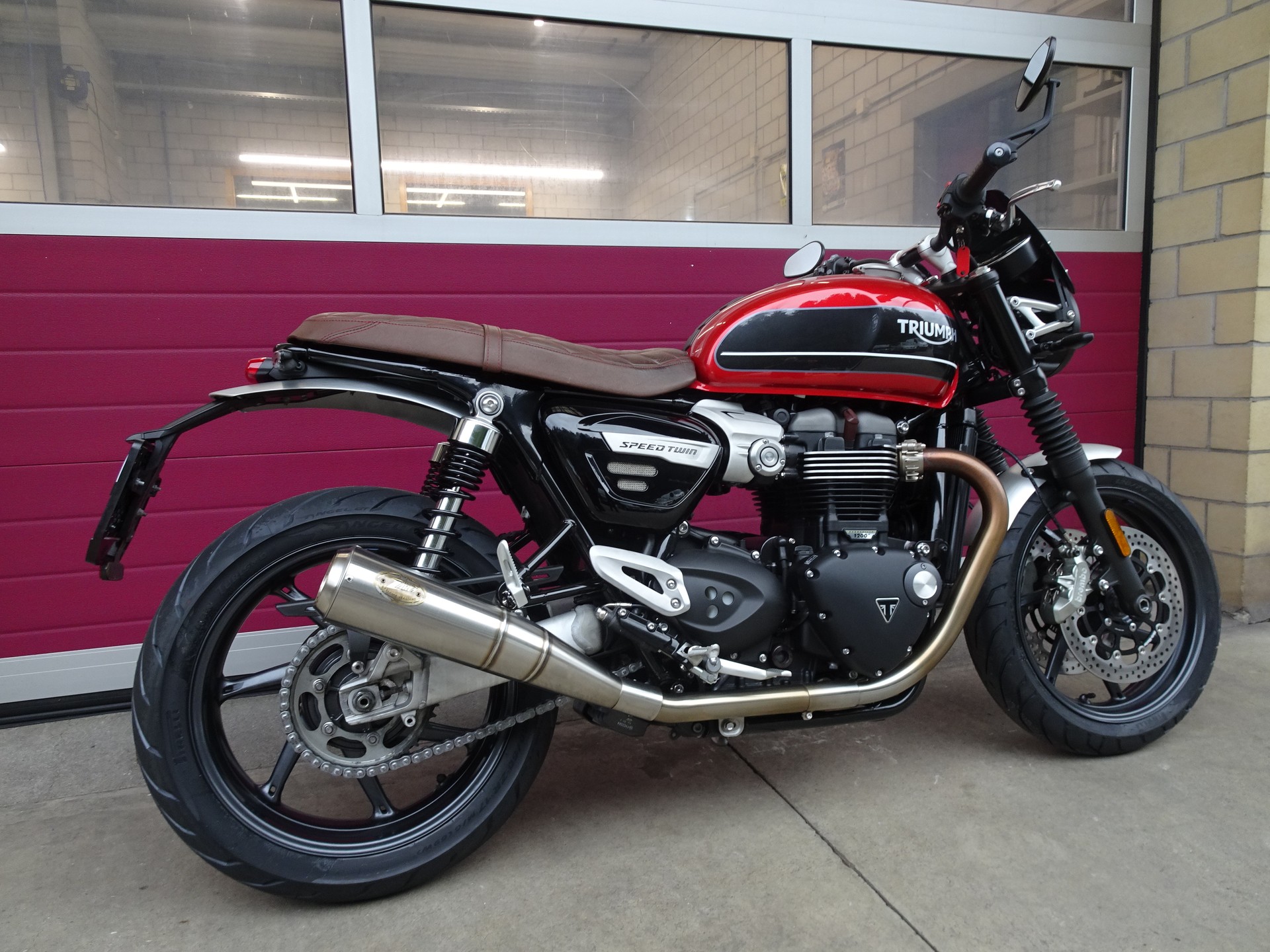 TRIUMPH Speed Twin 1200-image-8