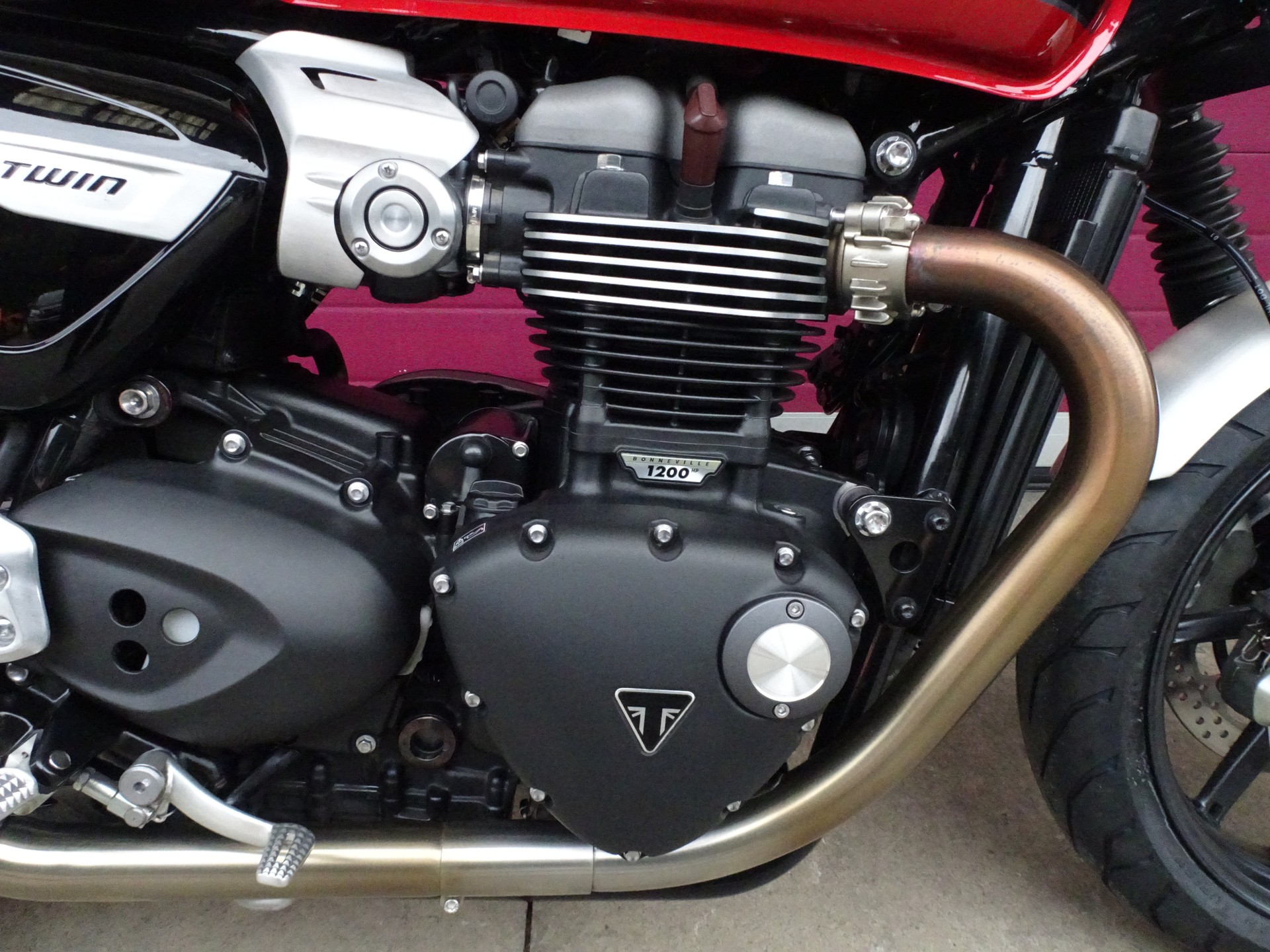 TRIUMPH Speed Twin 1200-image-9