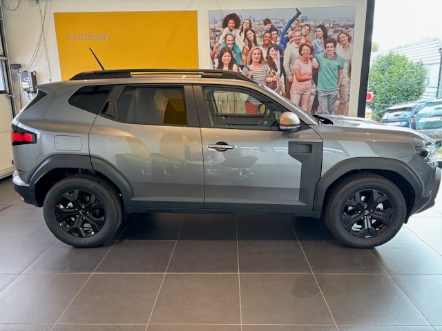 DACIA Duster HEV 155 Extreme-showroom-element-3