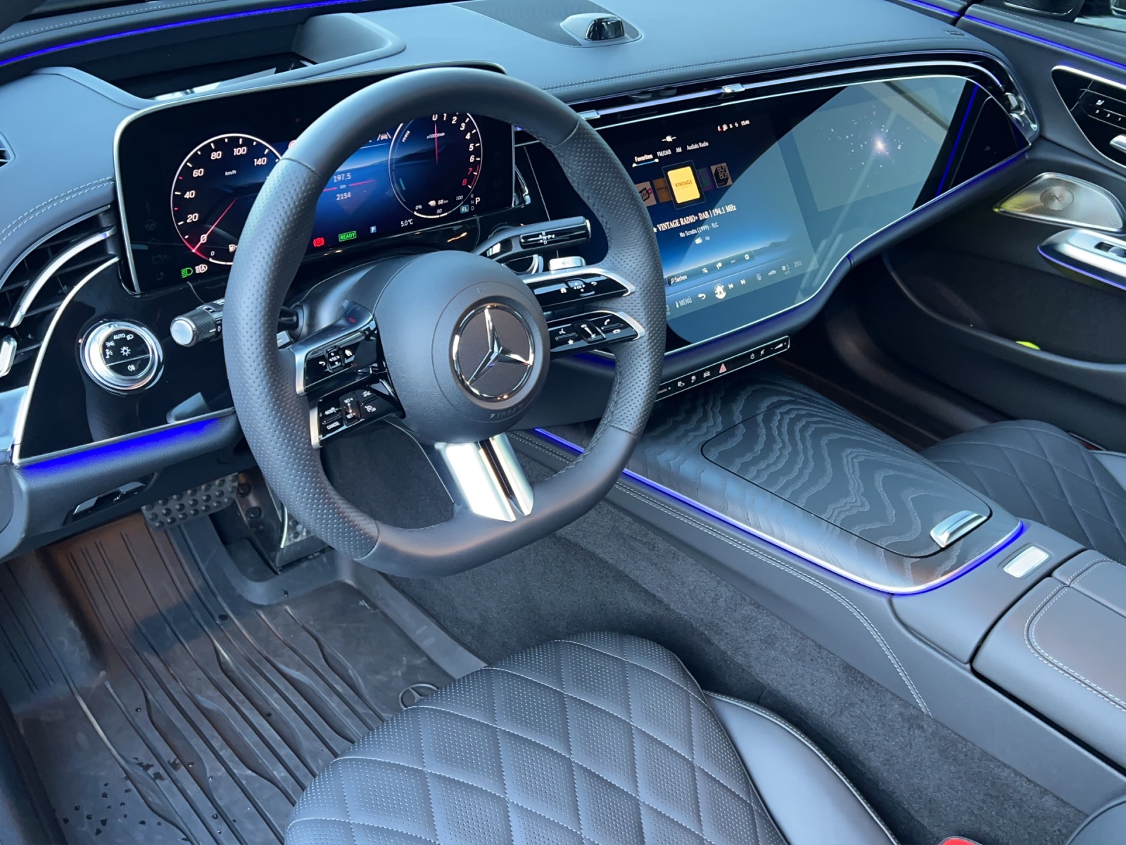MERCEDES-BENZ E 400 e 4Matic 9G-Tronic-image-9