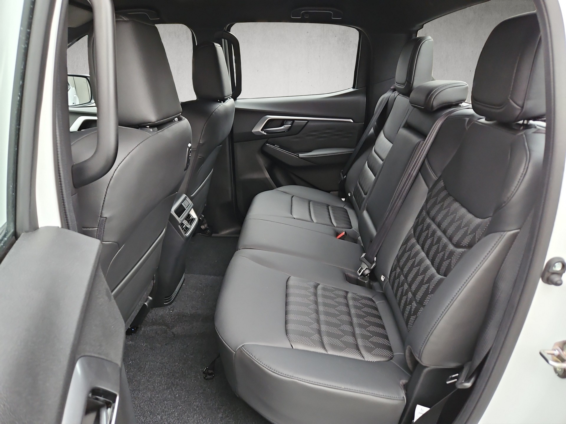 ISUZU D-MAX 1.9 CrewCab N60F+ 4x4 Automat-image-10