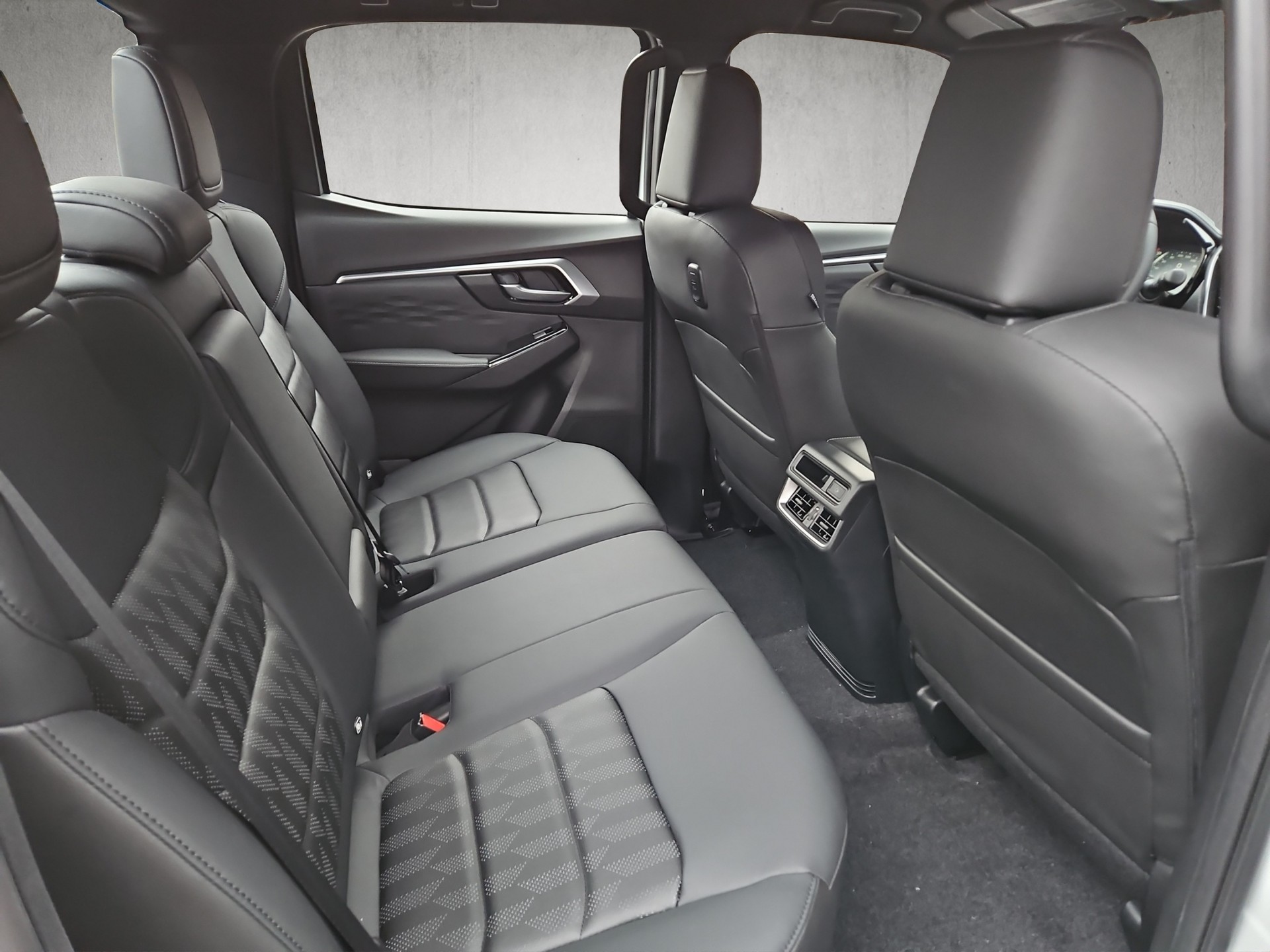 ISUZU D-MAX 1.9 CrewCab N60F+ 4x4 Automat-image-16