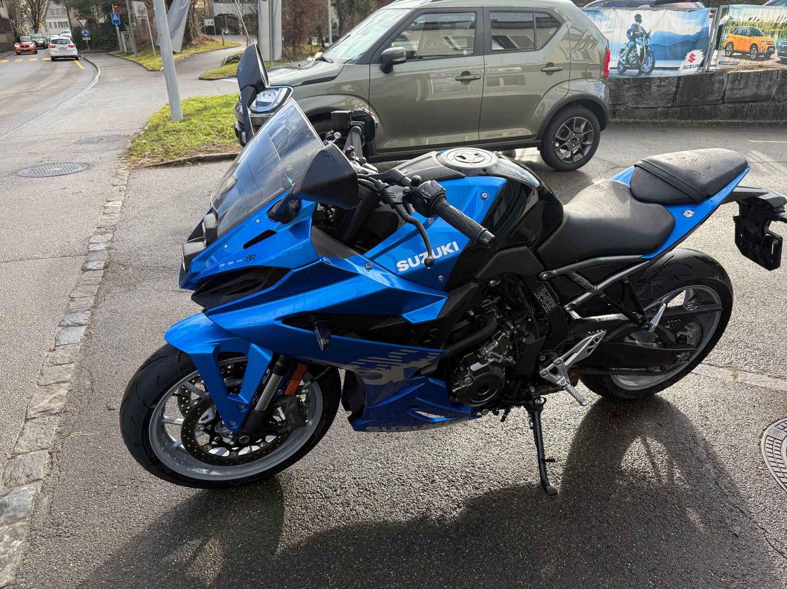 SUZUKI GSX-8R-image-2