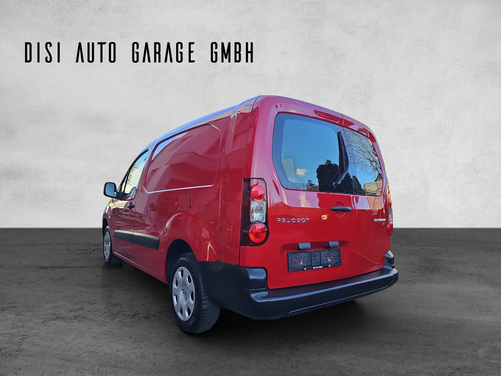 PEUGEOT Partner 1.6 e-HDI Urban Pack-image-13