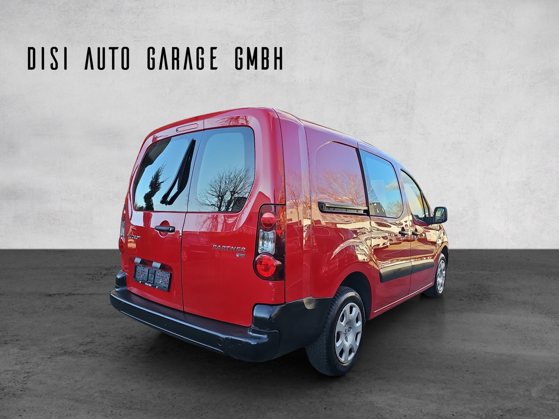 PEUGEOT Partner 1.6 e-HDI Urban Pack-image-12