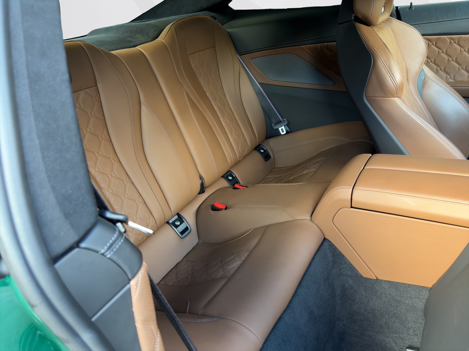 BMW M8 Competition xDrive Coupé-image-16