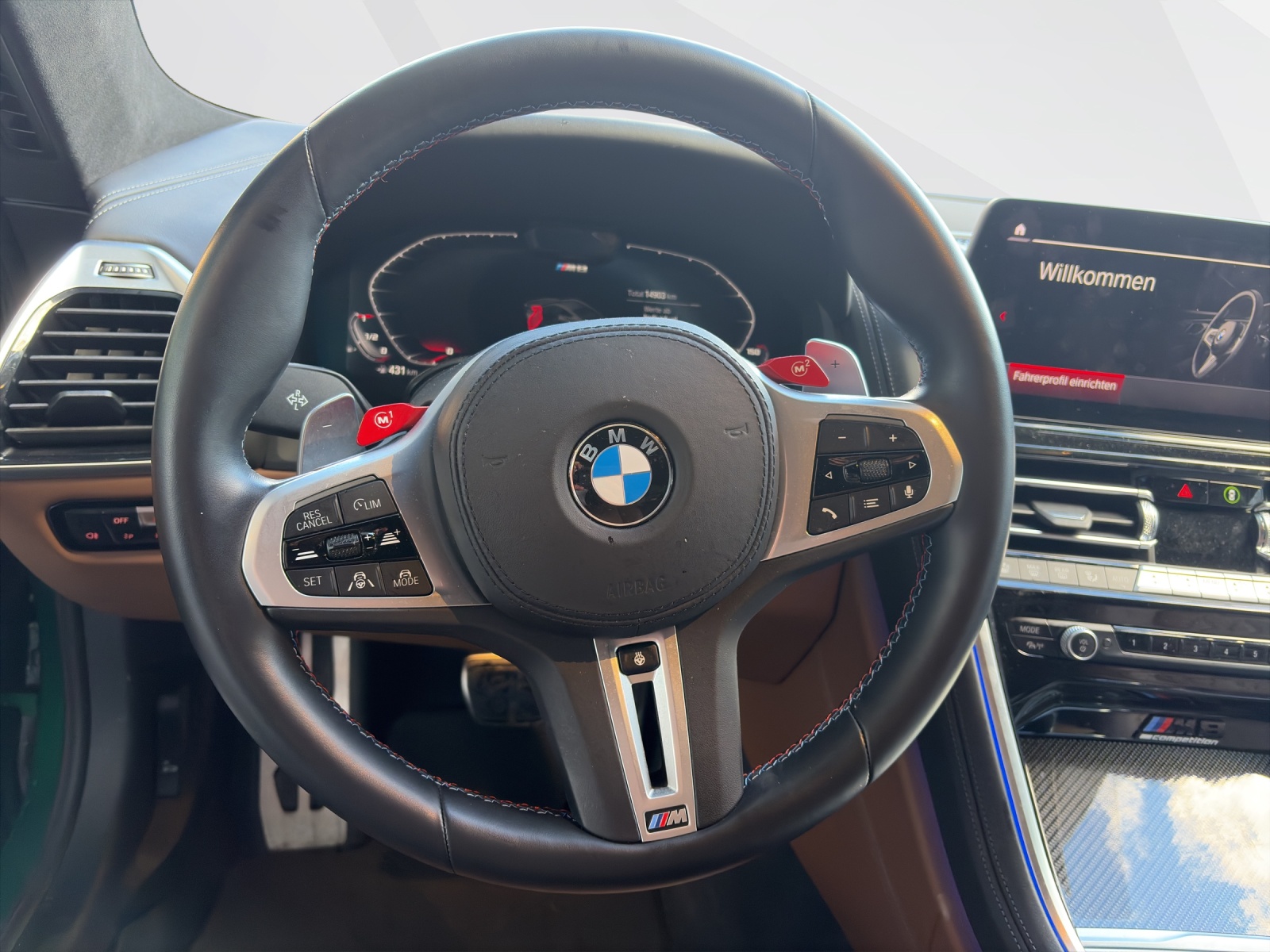 BMW M8 Competition xDrive Coupé-image-10