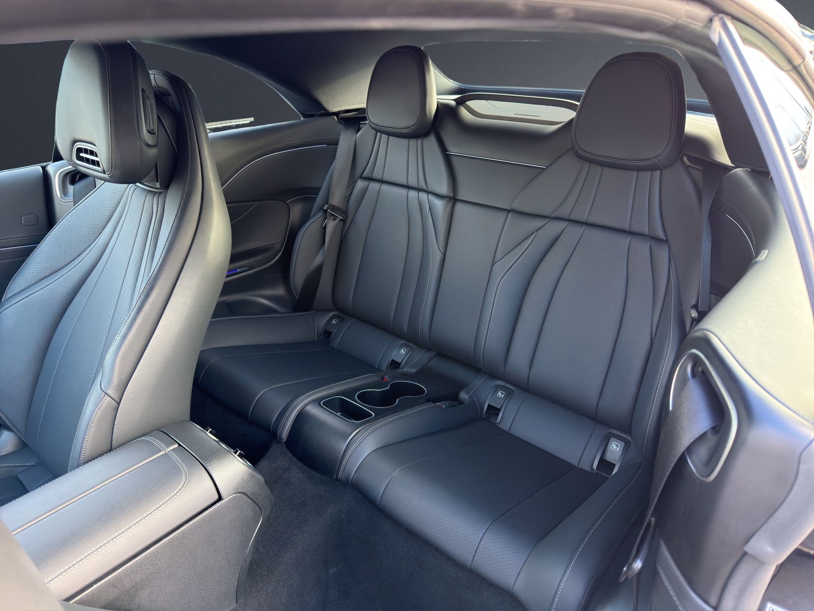 MERCEDES-BENZ CLE 300 Cabrio 4Matic 9G-Tronic-image-10