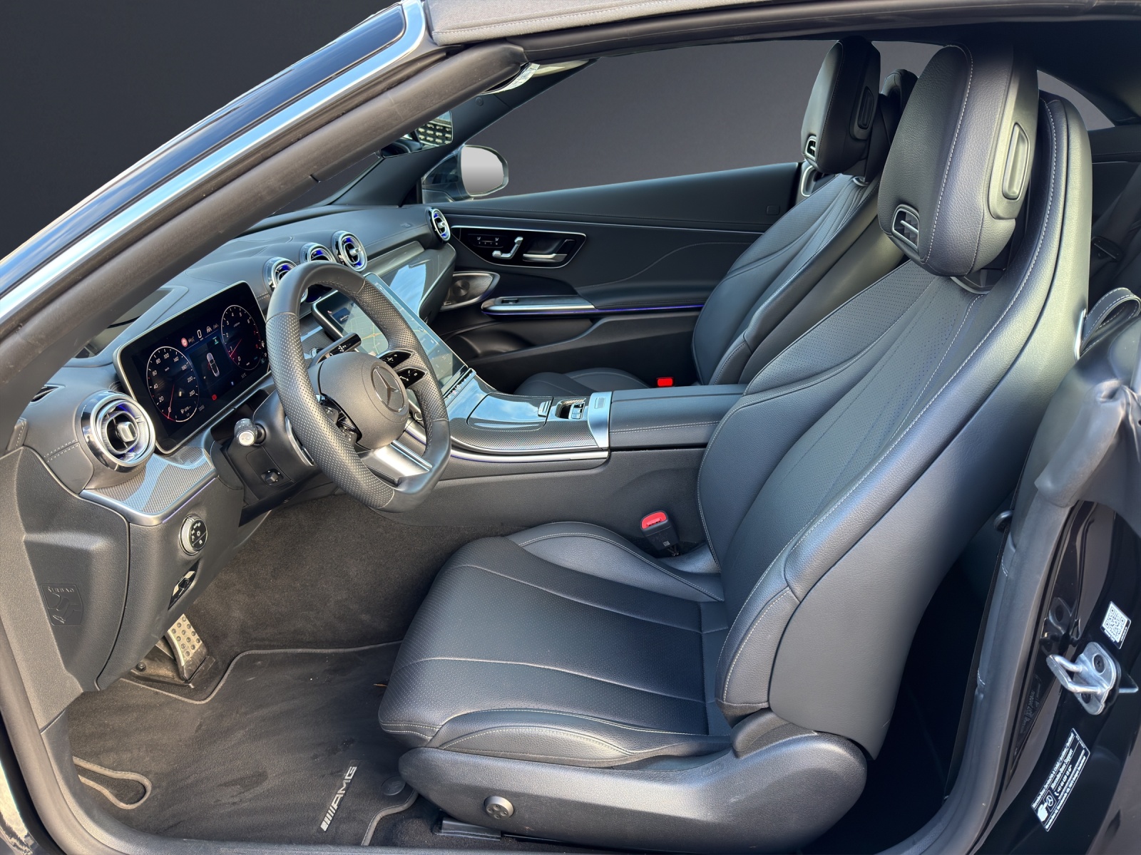 MERCEDES-BENZ CLE 300 Cabrio 4Matic 9G-Tronic-image-5