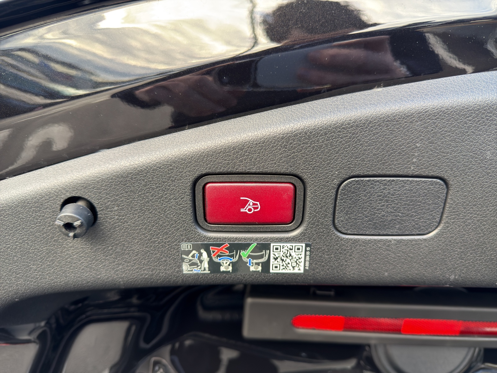 MERCEDES-BENZ CLE 300 Cabrio 4Matic 9G-Tronic-image-13