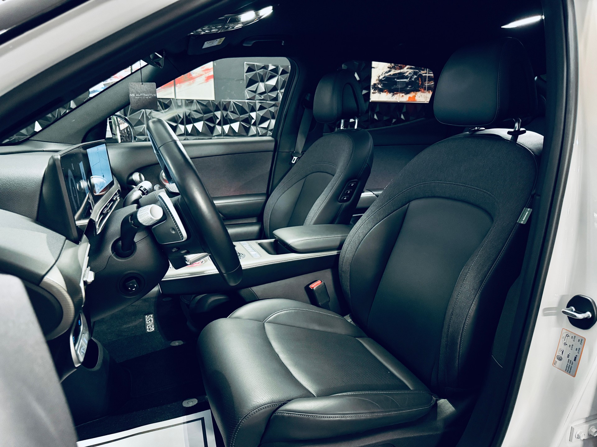 GENESIS GV60 77.4 kWh Premium-image-22