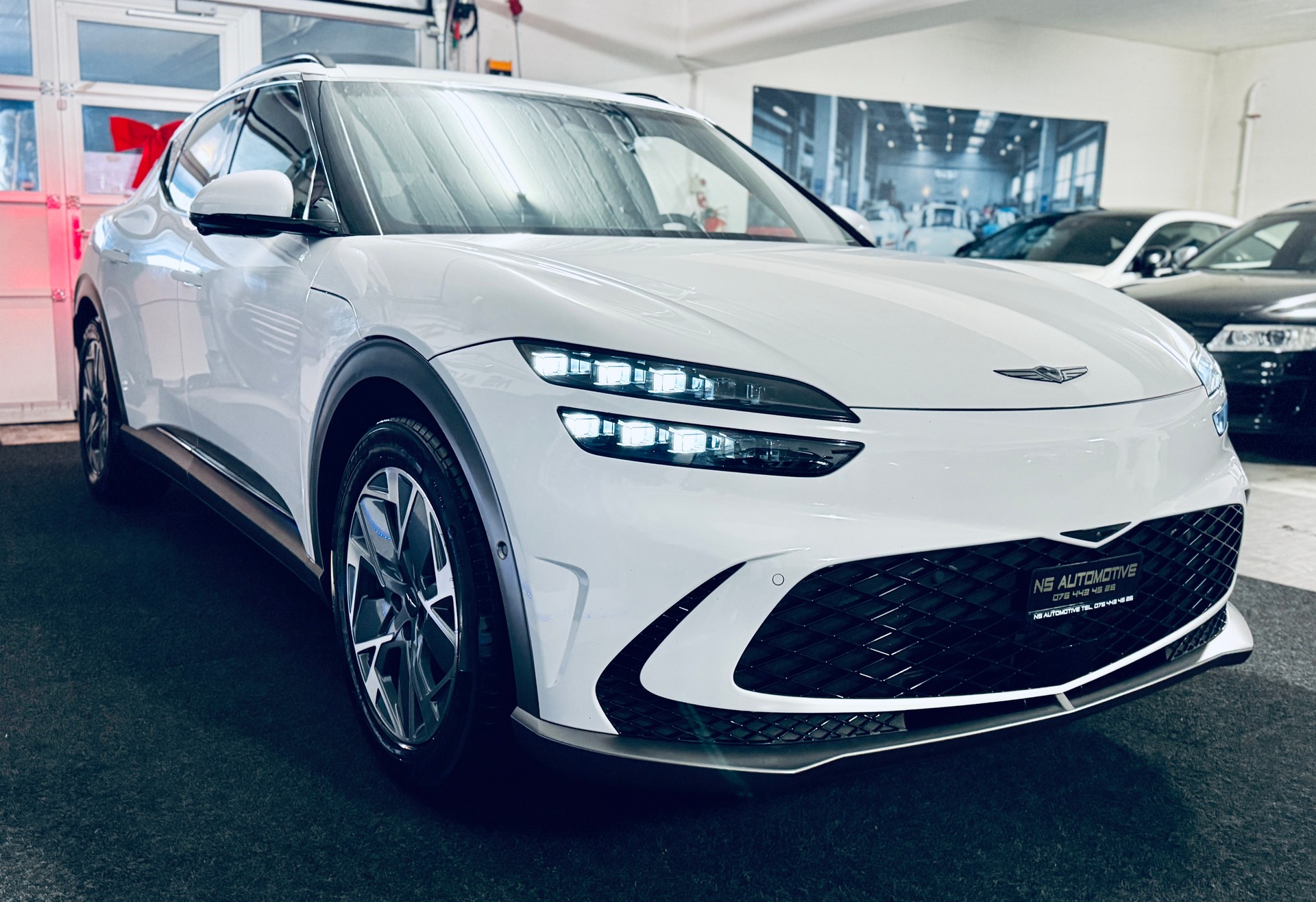 GENESIS GV60 77.4 kWh Premium-showroom-element-2