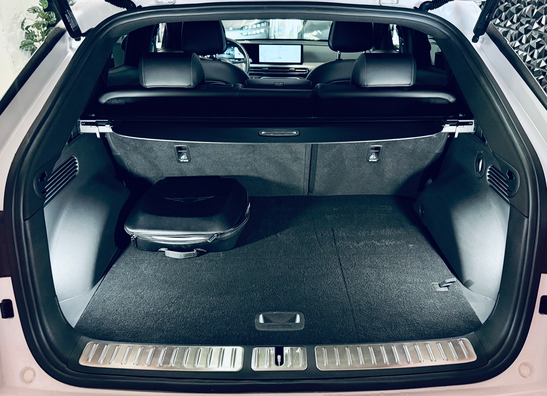 GENESIS GV60 77.4 kWh Premium-image-29