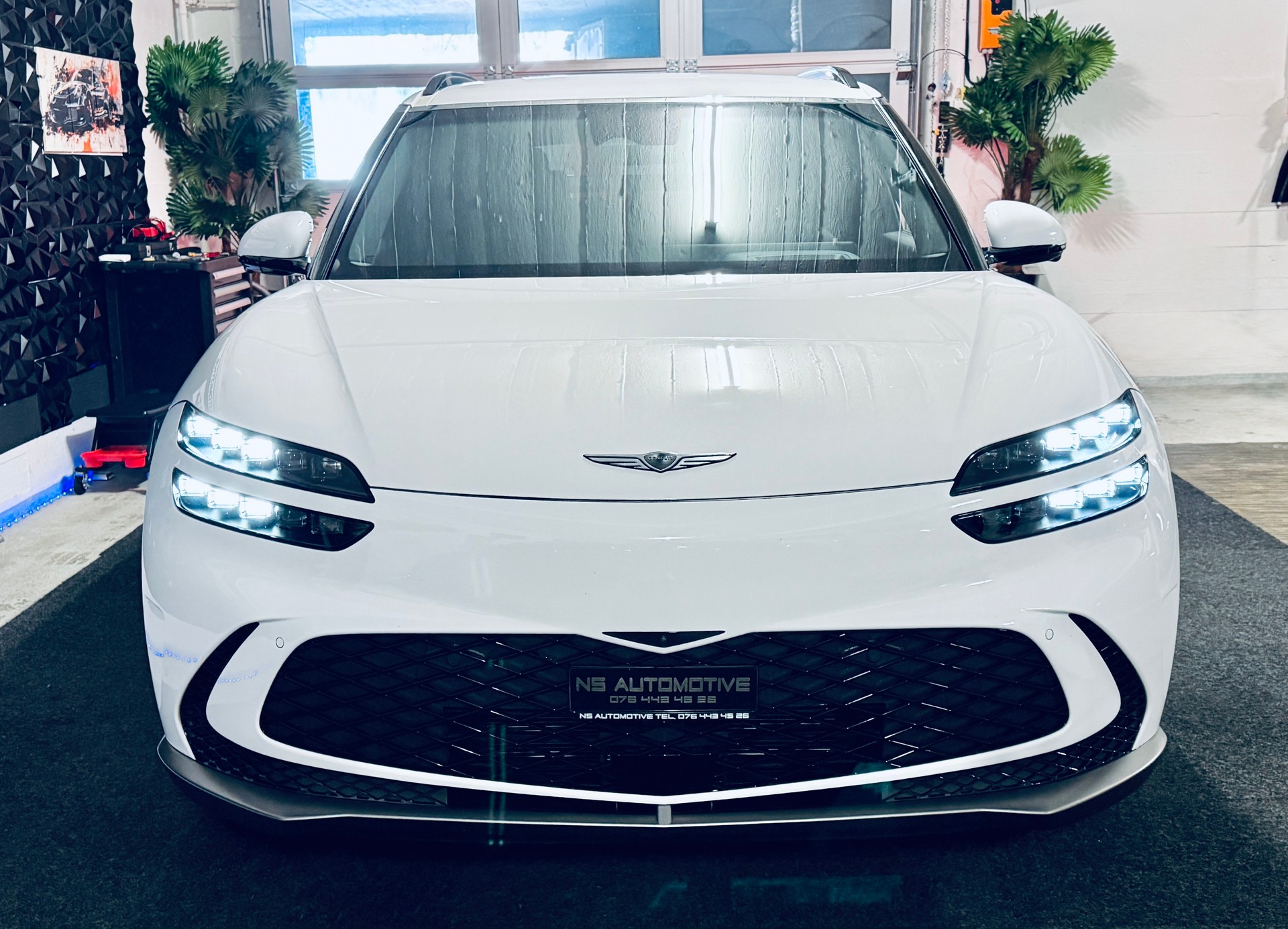 GENESIS GV60 77.4 kWh Premium-showroom-element-1