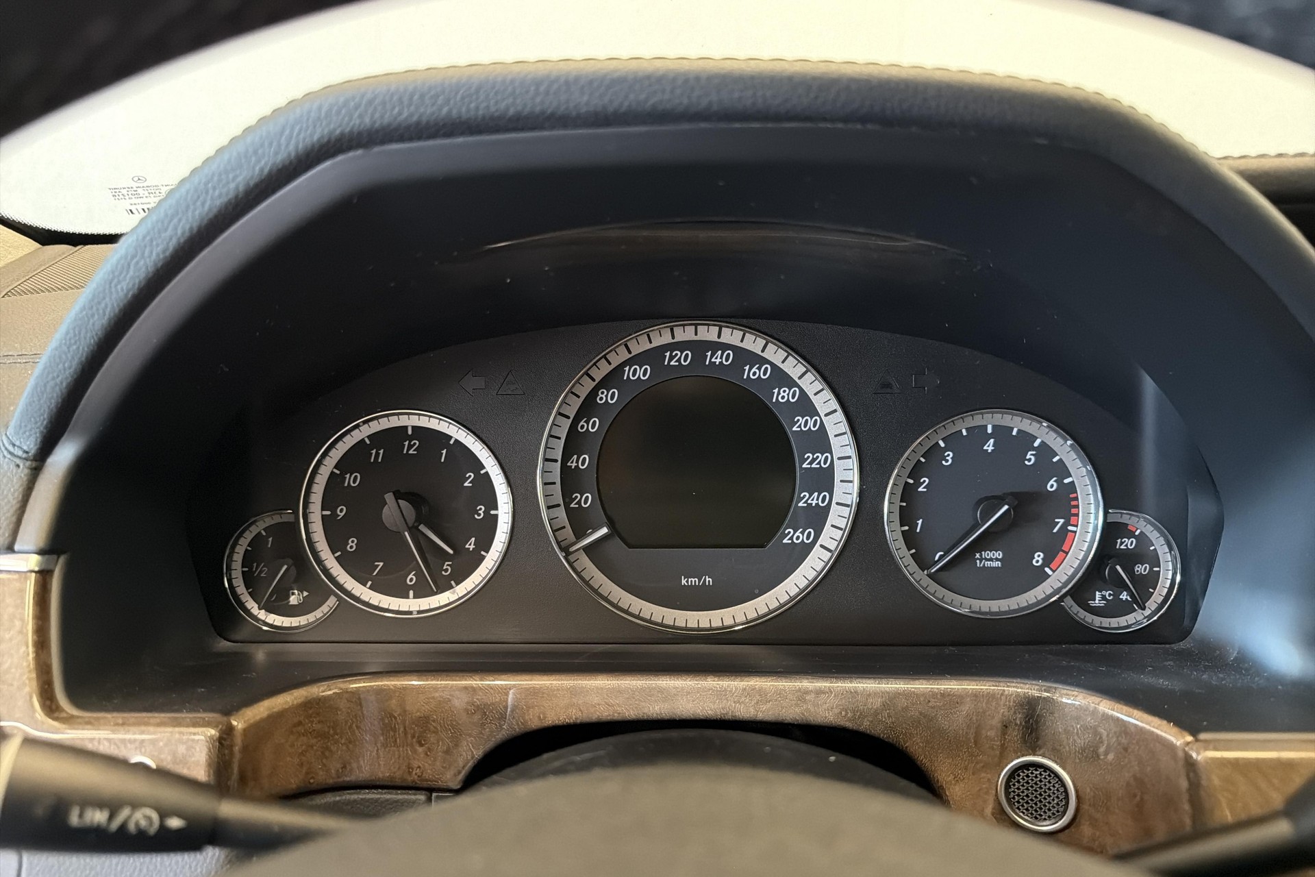 MERCEDES-BENZ E 500 Elégance 4Matic 7G-Tronic-image-10