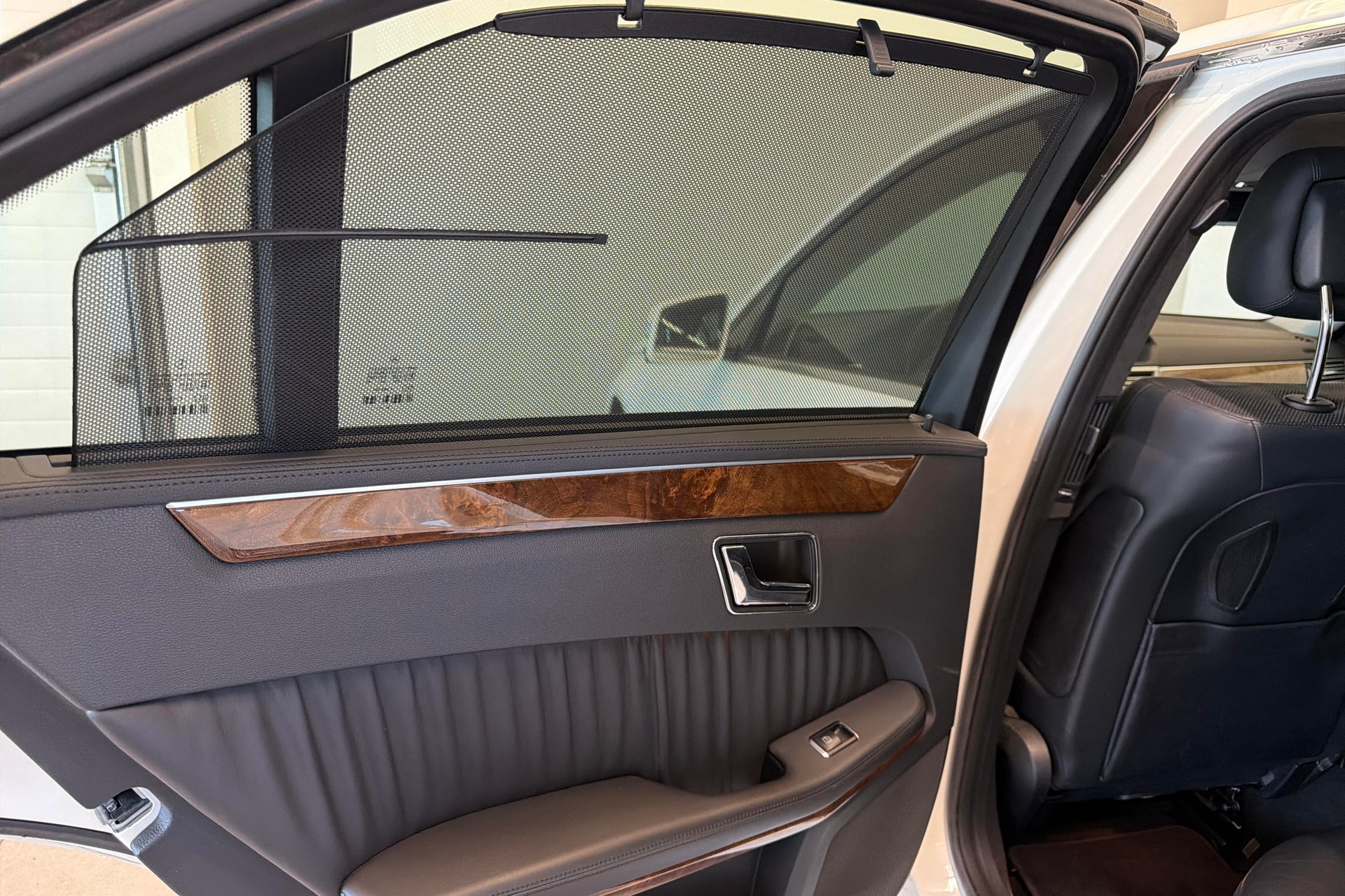 MERCEDES-BENZ E 500 Elégance 4Matic 7G-Tronic-image-18
