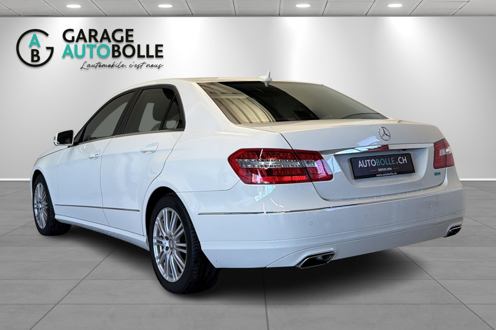 MERCEDES-BENZ E 500 Elégance 4Matic 7G-Tronic-image-4
