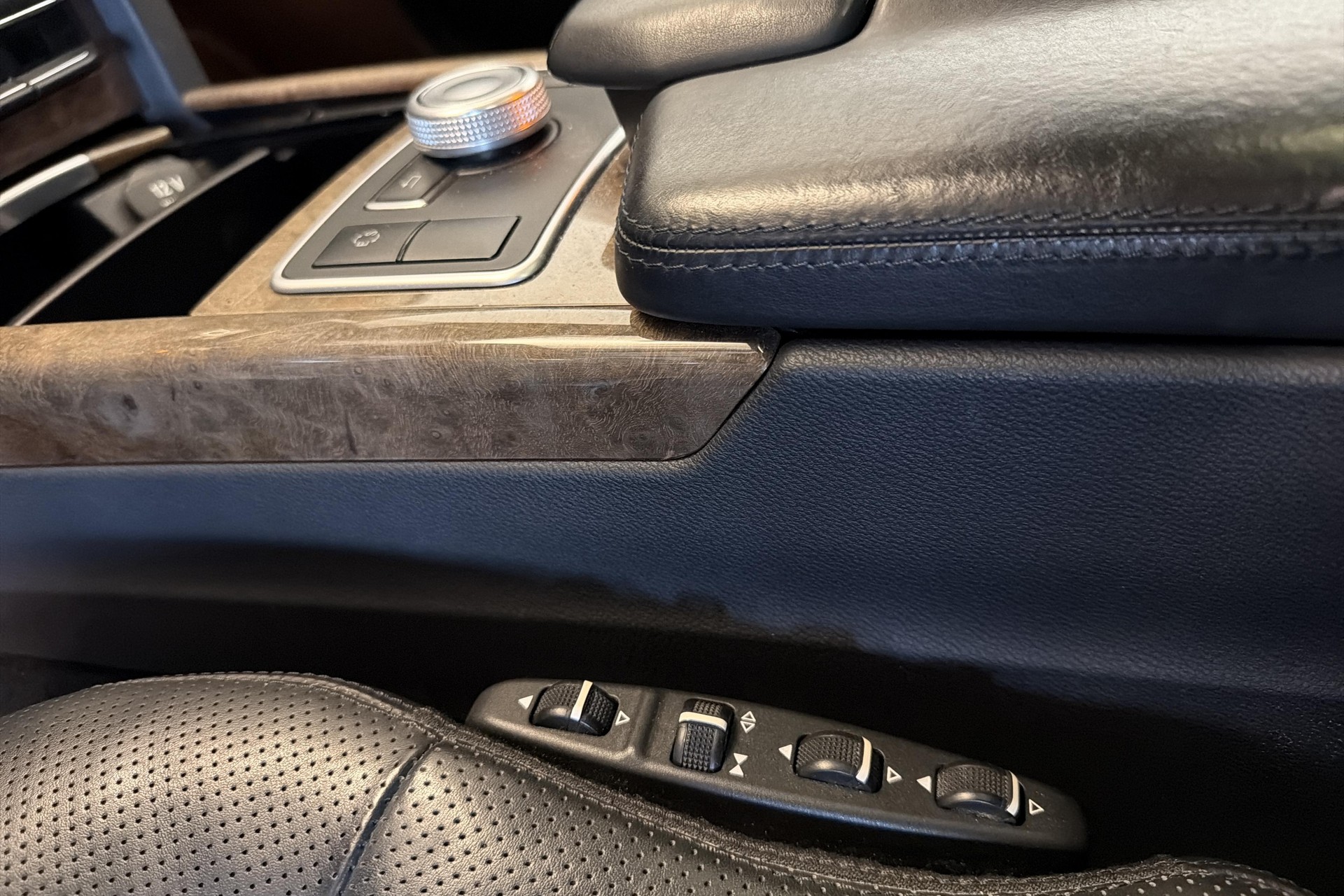 MERCEDES-BENZ E 500 Elégance 4Matic 7G-Tronic-image-19