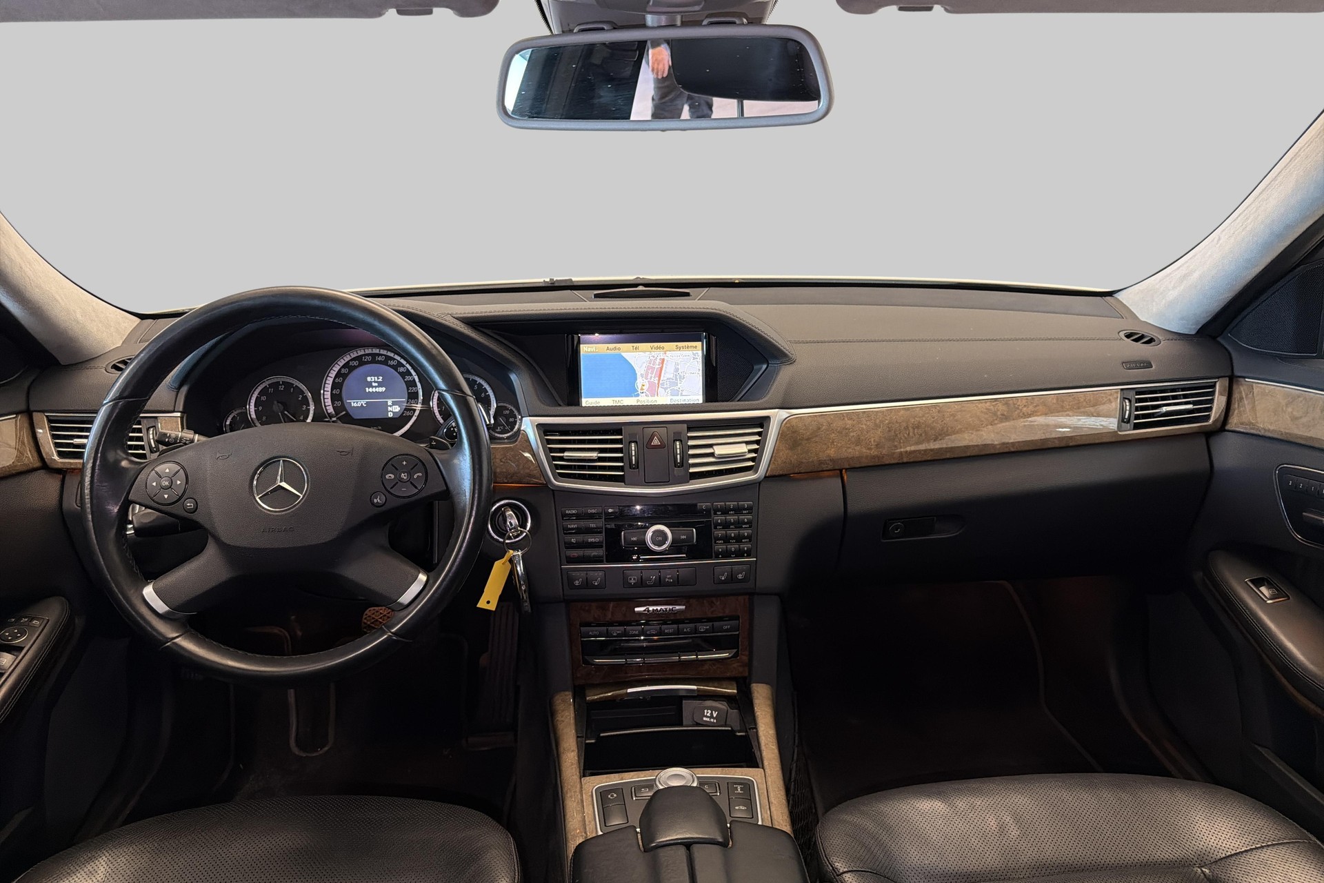 MERCEDES-BENZ E 500 Elégance 4Matic 7G-Tronic-image-16