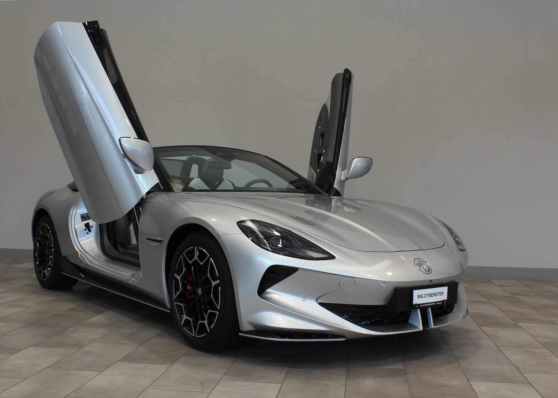 MG Cyberster 77kWh-image-1