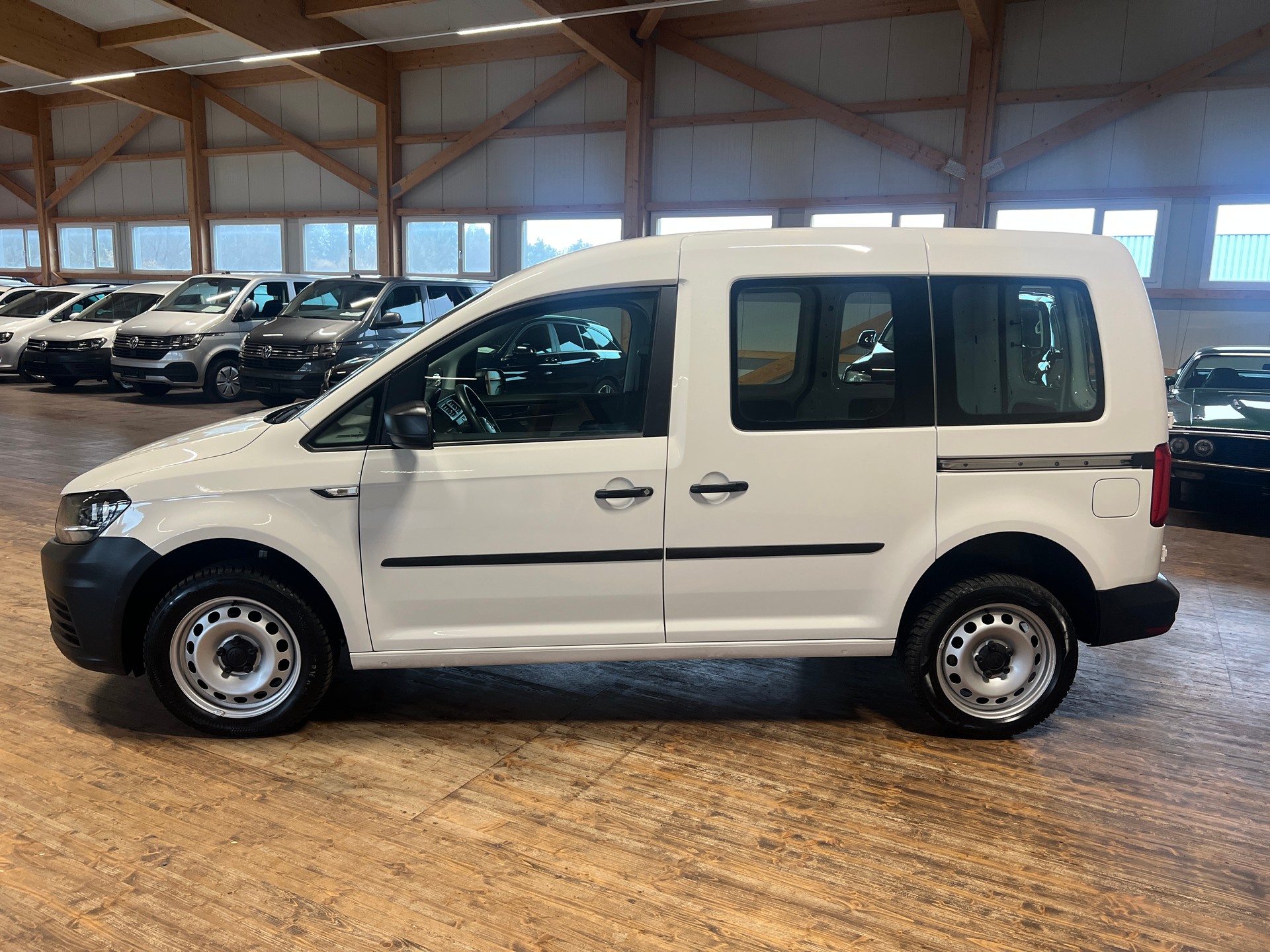 VW Caddy 2.0TDI 4Motion BlueMotion Technology DSG-image-7