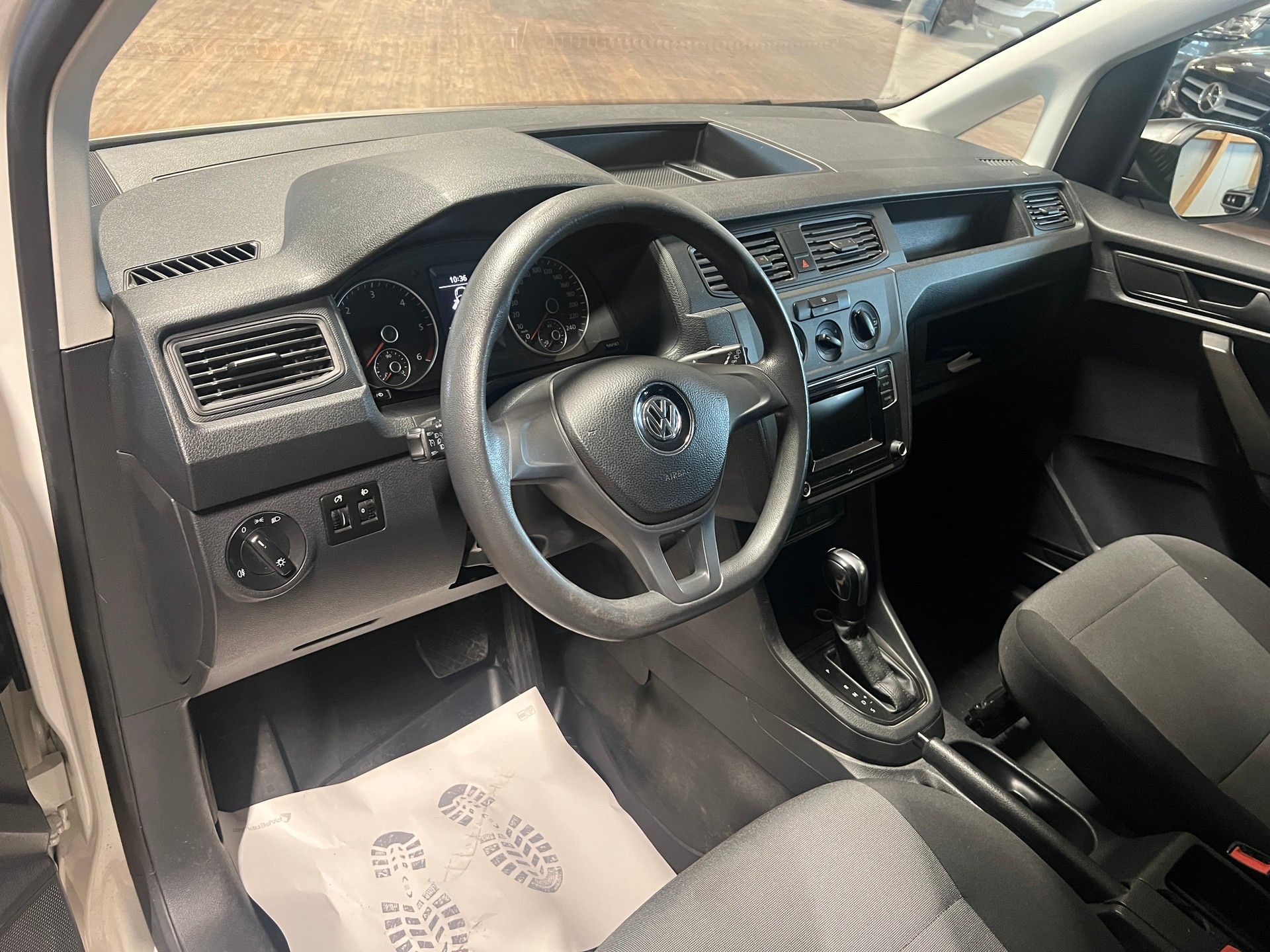 VW Caddy 2.0TDI 4Motion BlueMotion Technology DSG-image-9