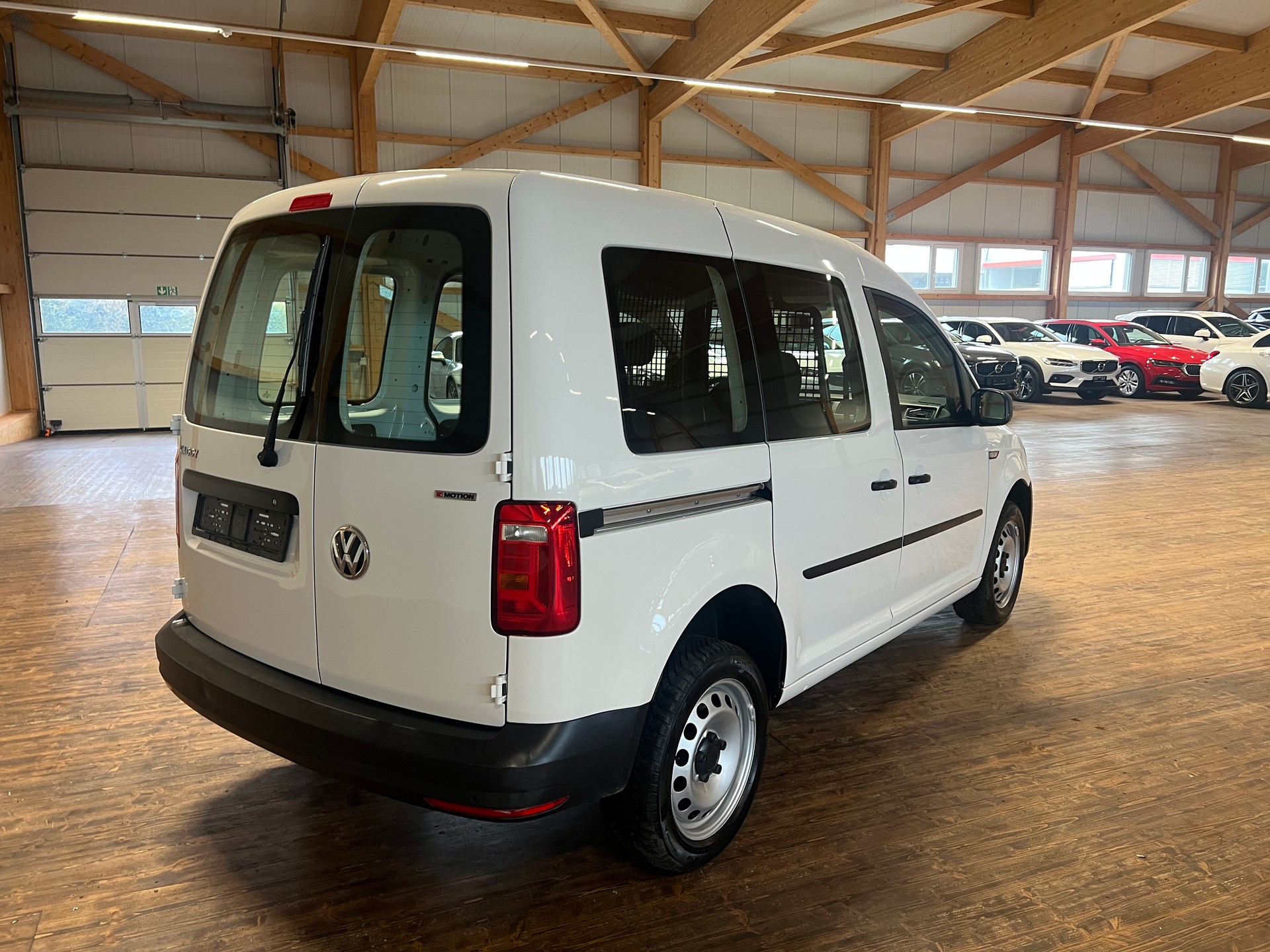 VW Caddy 2.0TDI 4Motion BlueMotion Technology DSG-image-4