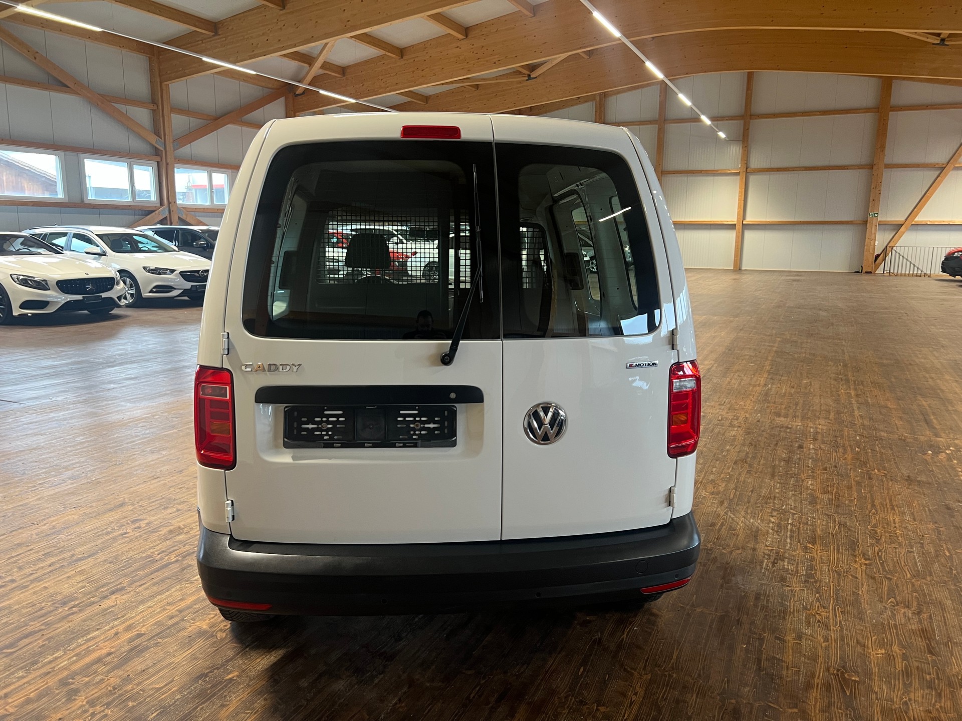 VW Caddy 2.0TDI 4Motion BlueMotion Technology DSG-image-5