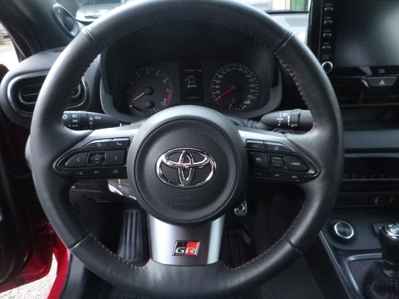 TOYOTA Yaris 1.6 GR Sport-image-18