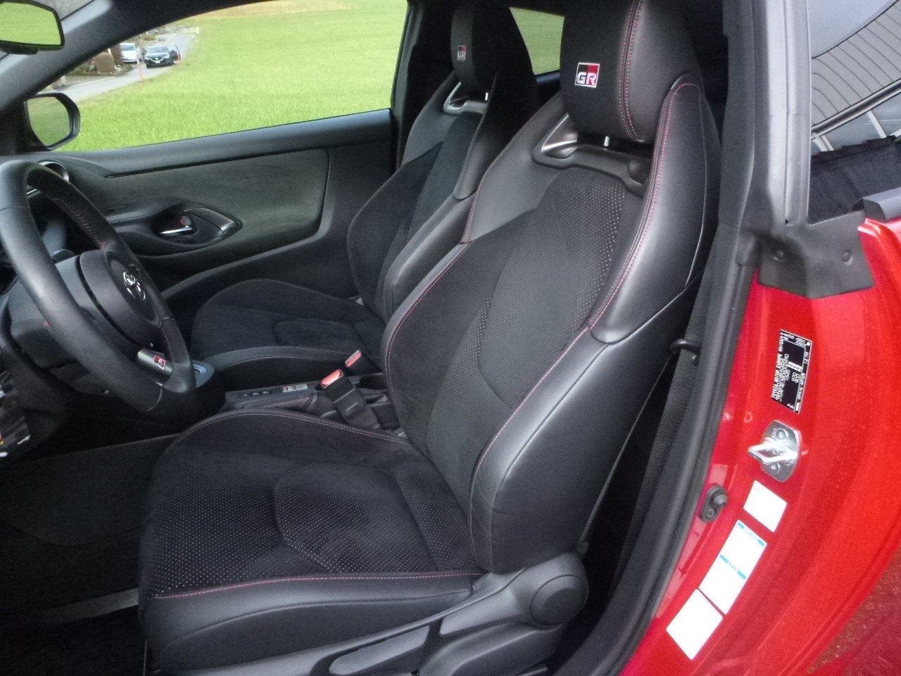 TOYOTA Yaris 1.6 GR Sport-image-14