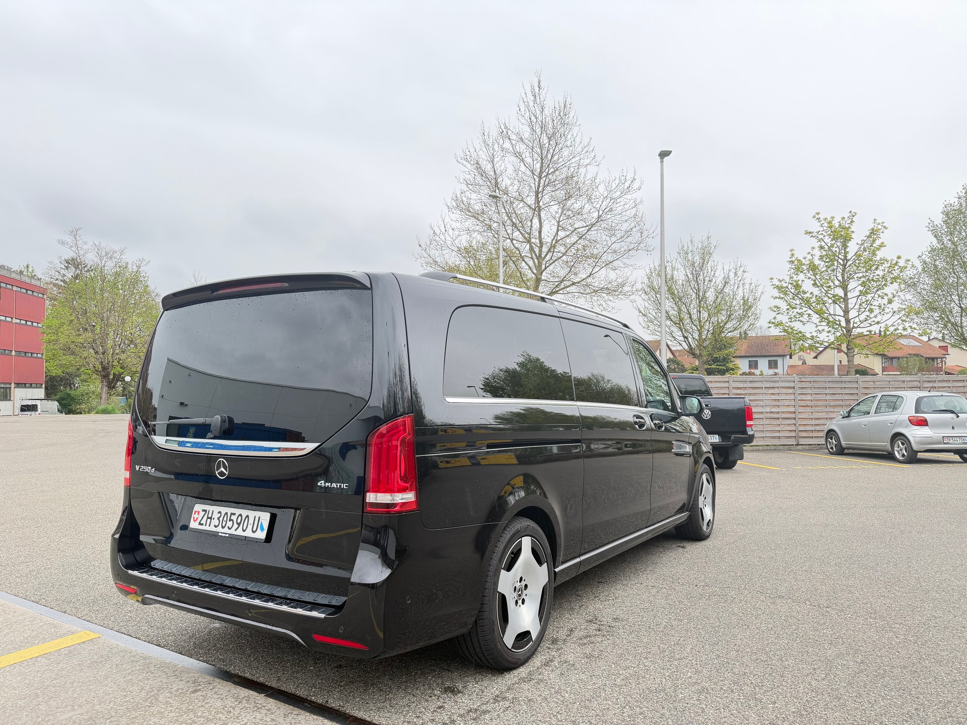 MERCEDES-BENZ V 250 d extralang Avantgarde 4Matic 9G-Tronic-image-5