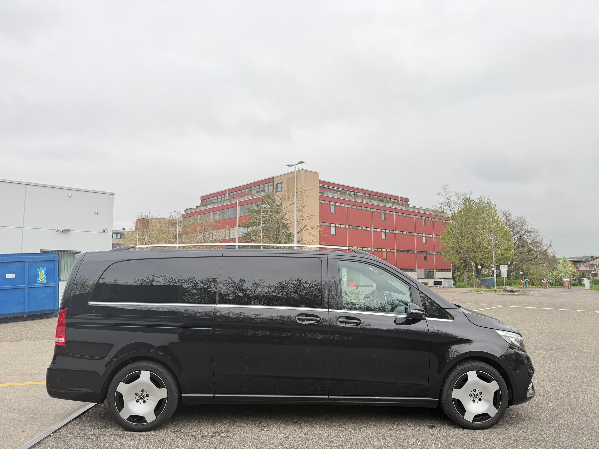 MERCEDES-BENZ V 250 d extralang Avantgarde 4Matic 9G-Tronic-image-4