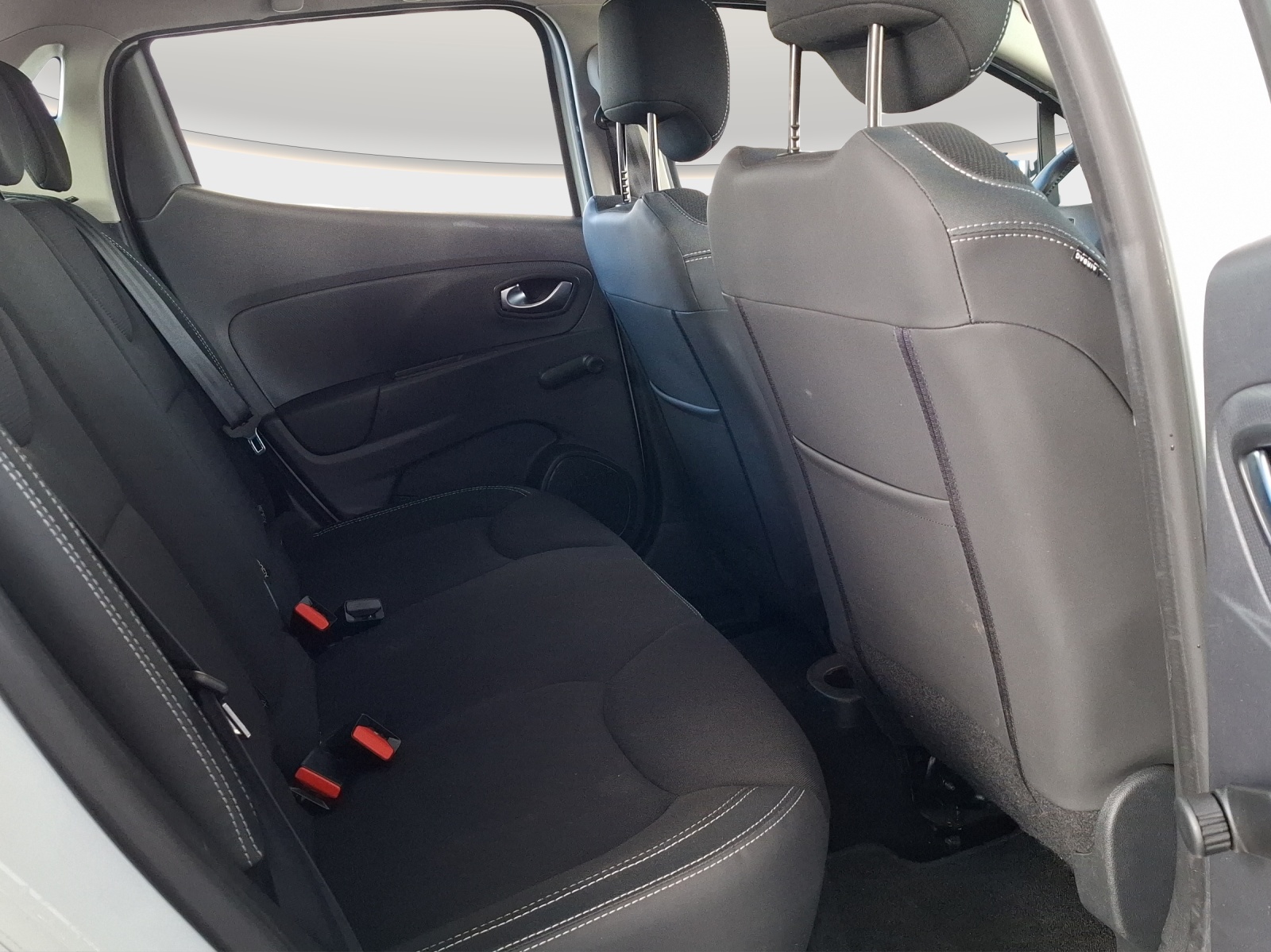 RENAULT Clio 0.9 Zen // Navi - Parksensoren - Tempomat...-image-10