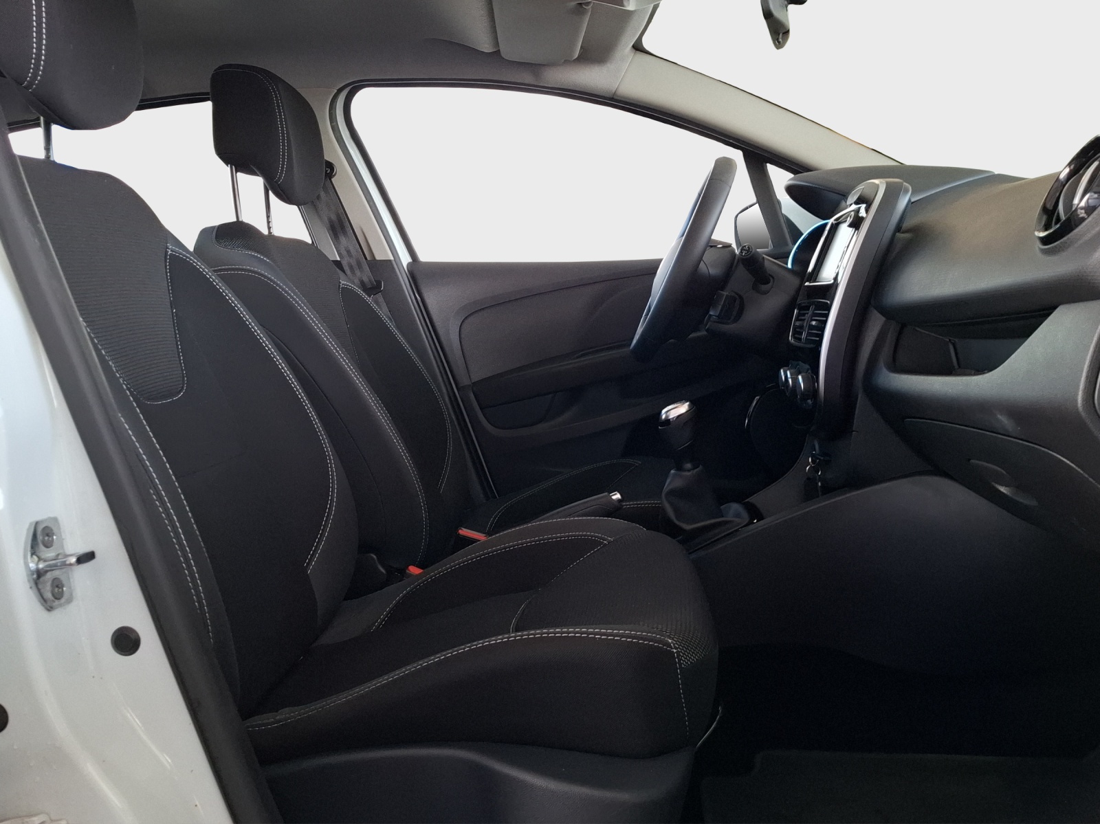 RENAULT Clio 0.9 Zen // Navi - Parksensoren - Tempomat...-image-9