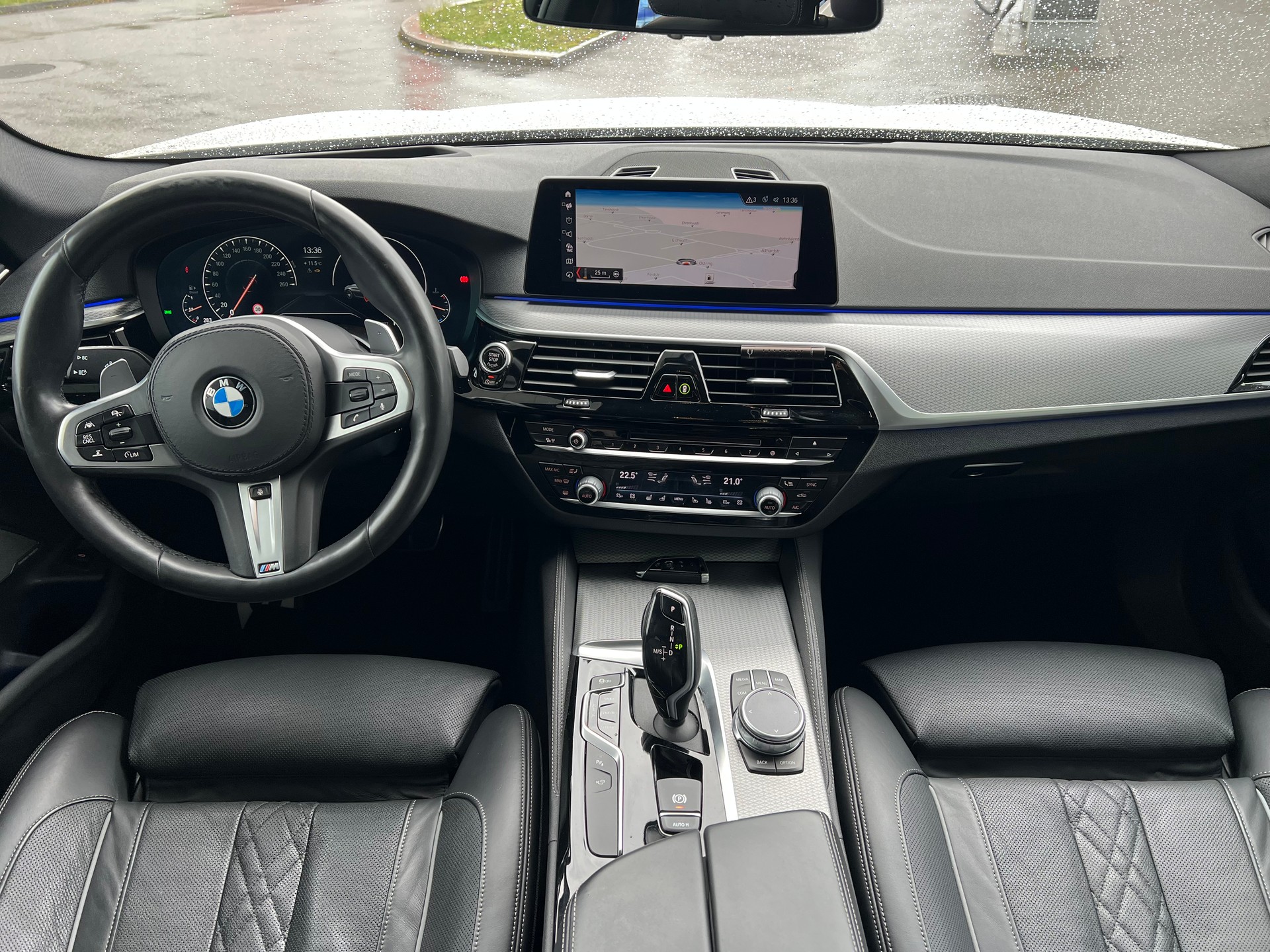 BMW 540d xDrive Touring-M Sportpaket- Steptronic--360°Kamera-image-15
