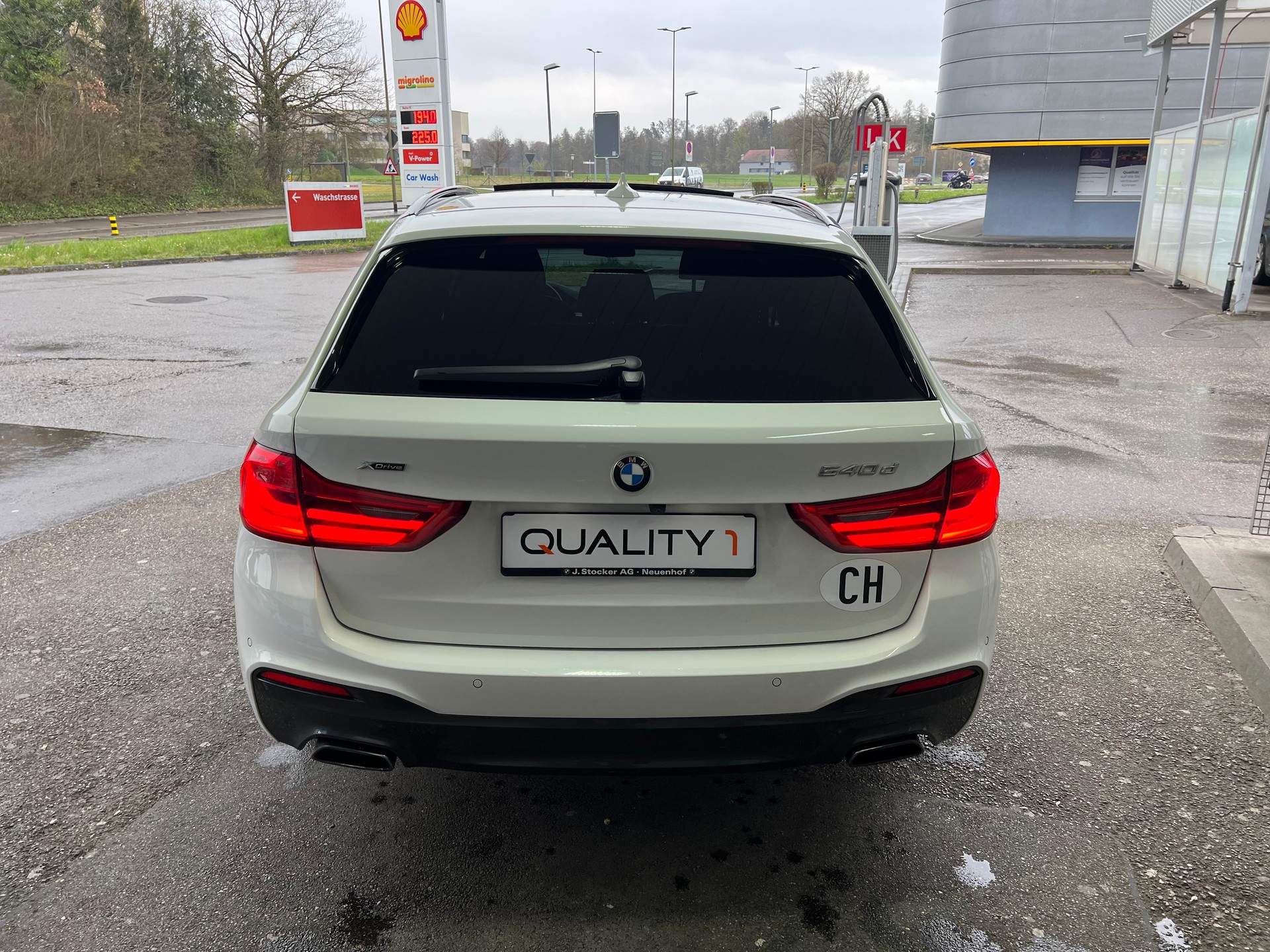 BMW 540d xDrive Touring-M Sportpaket- Steptronic--360°Kamera-image-14