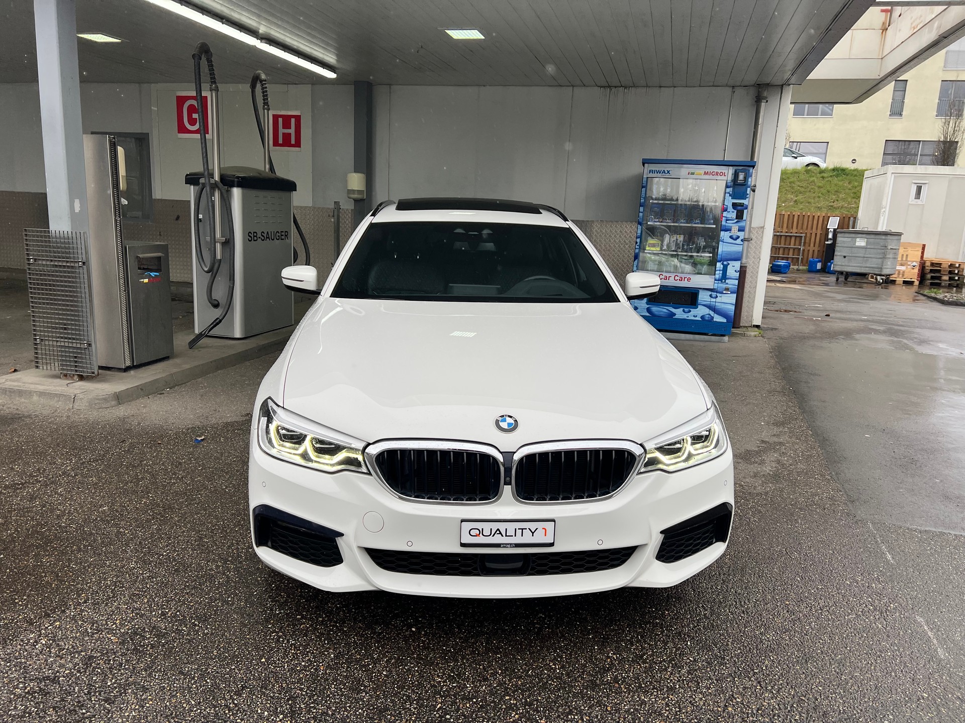 BMW 540d xDrive Touring-M Sportpaket- Steptronic--360°Kamera-image-4