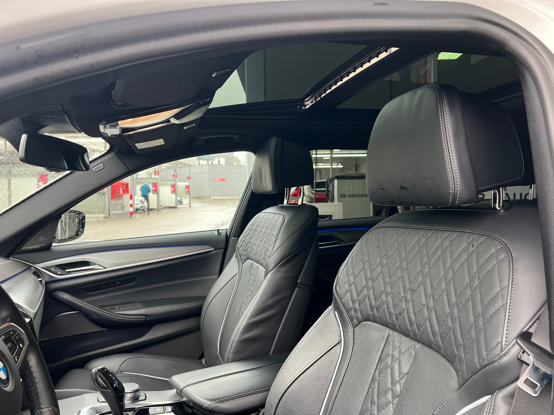 BMW 540d xDrive Touring-M Sportpaket- Steptronic--360°Kamera-image-19