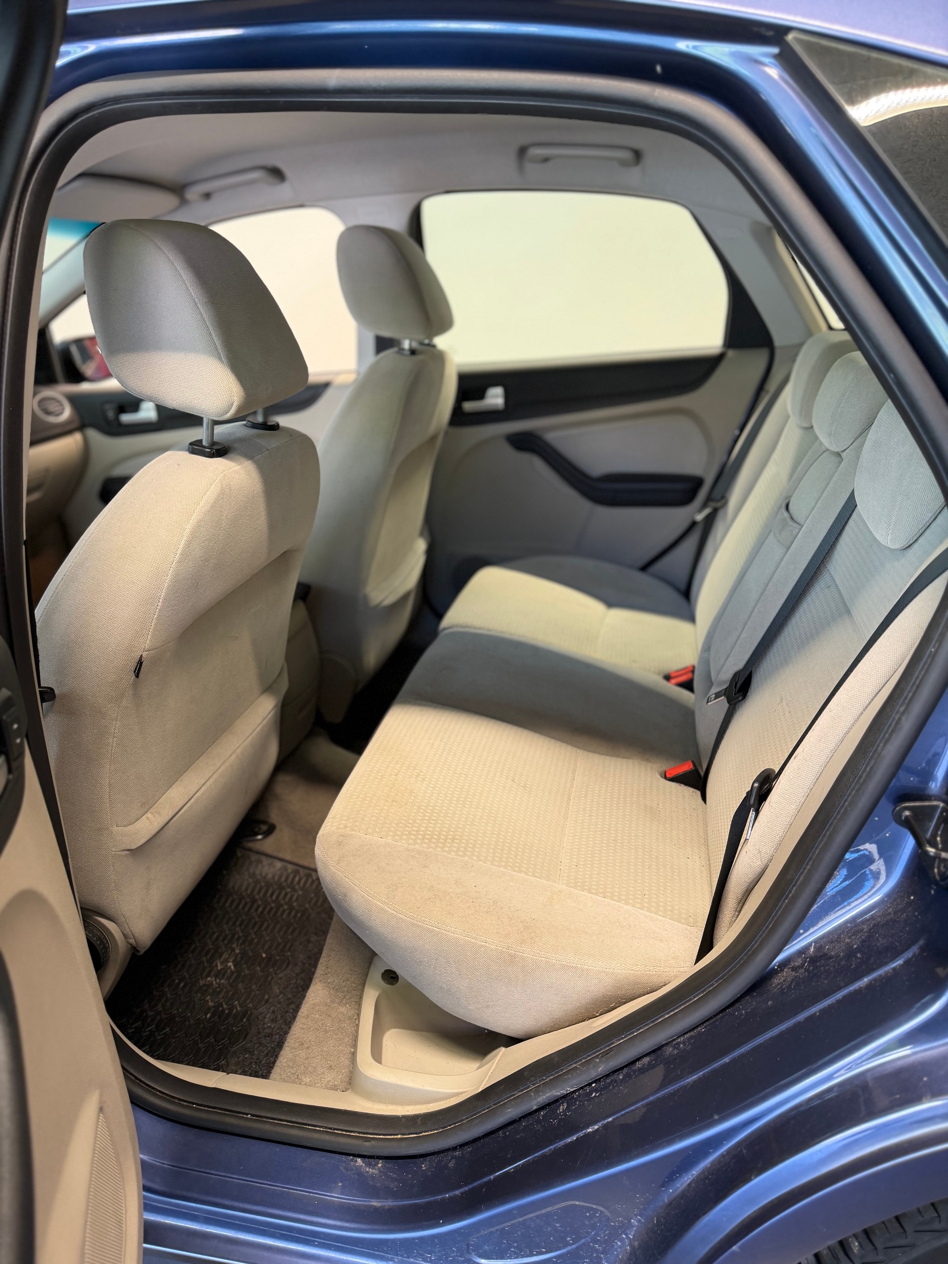 FORD Focus 1.6i VCT Trend-image-6