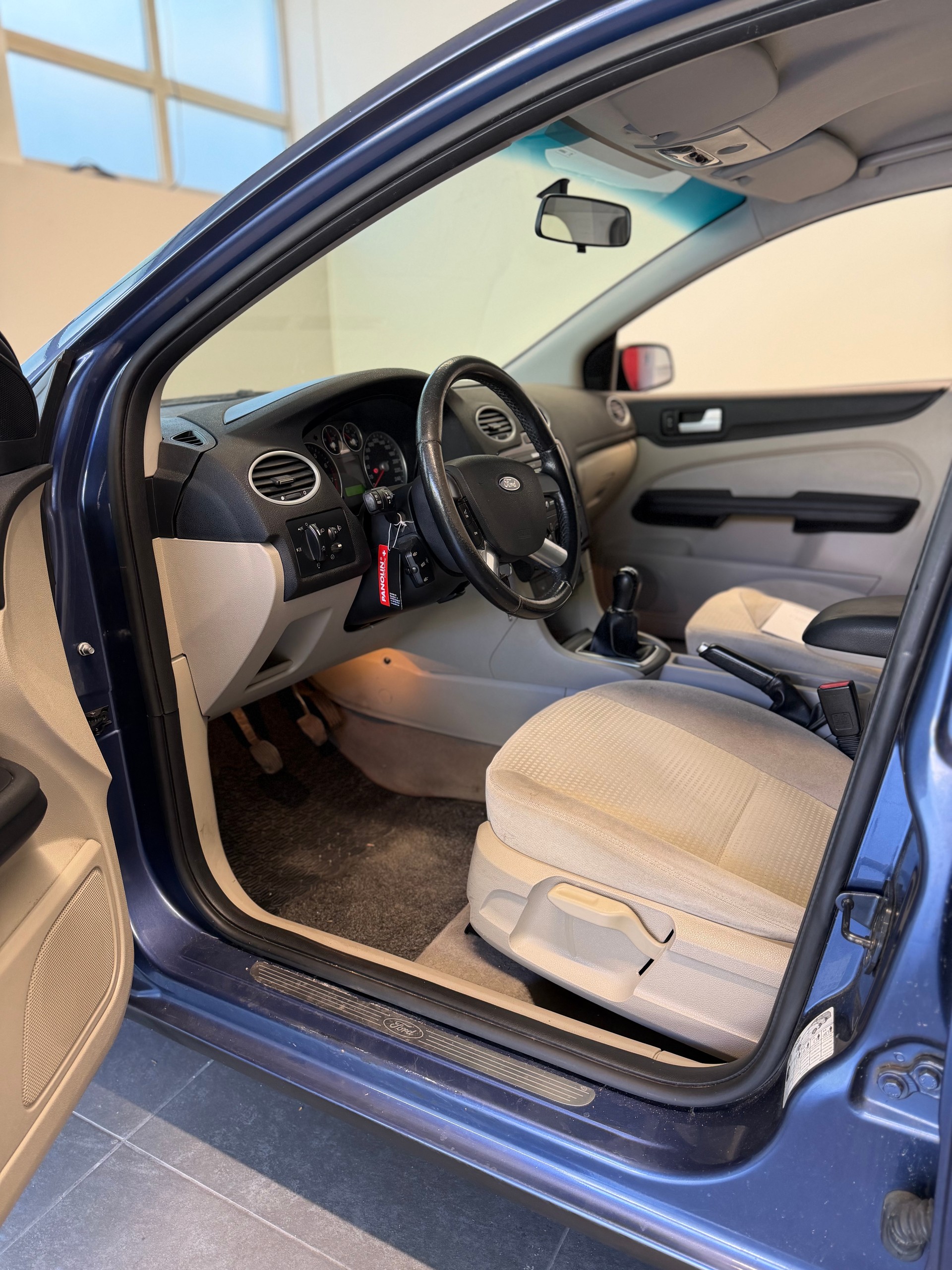 FORD Focus 1.6i VCT Trend-image-4
