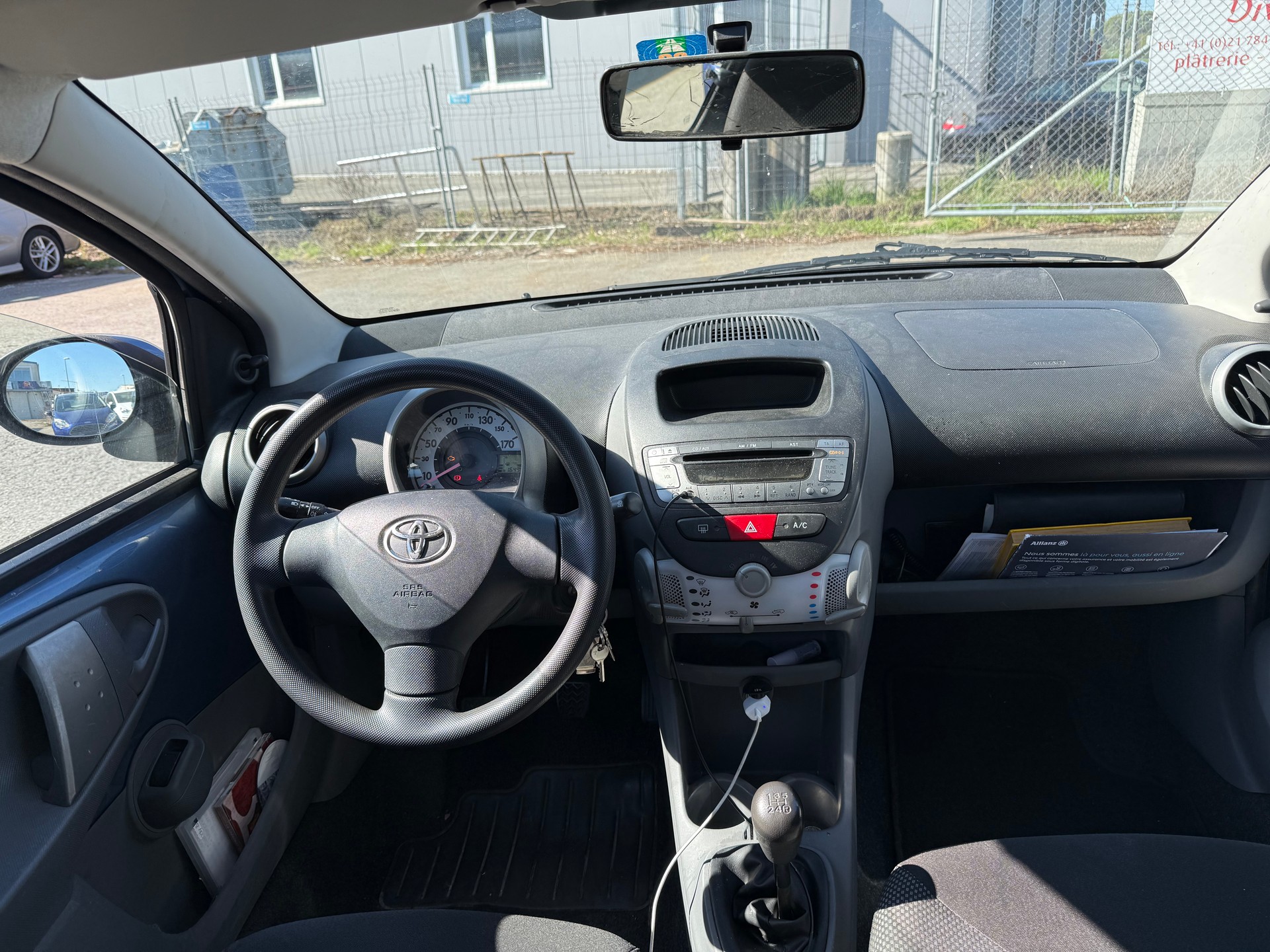 TOYOTA Aygo 1.0 Linea Terra-image-5