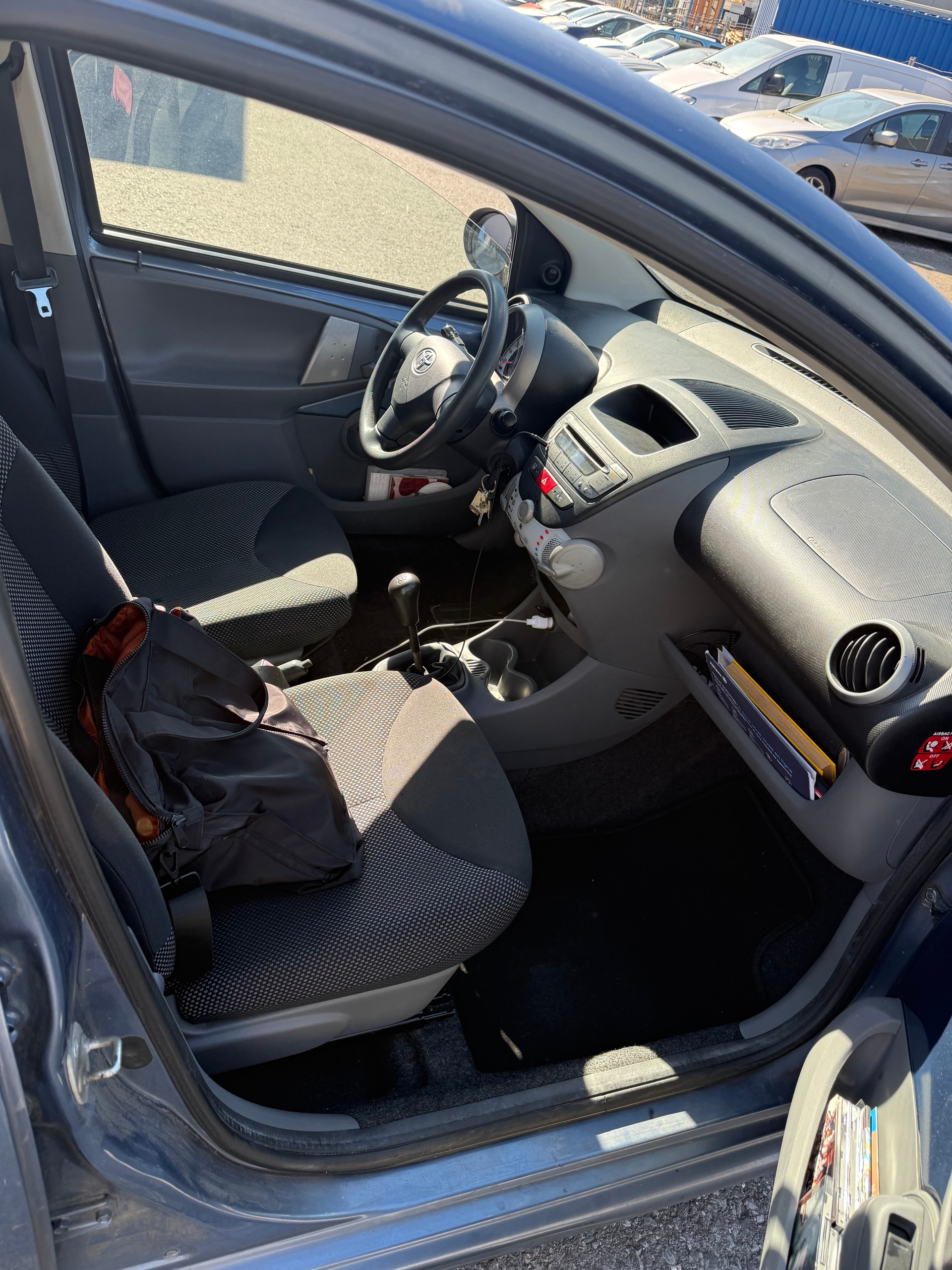 TOYOTA Aygo 1.0 Linea Terra-image-7