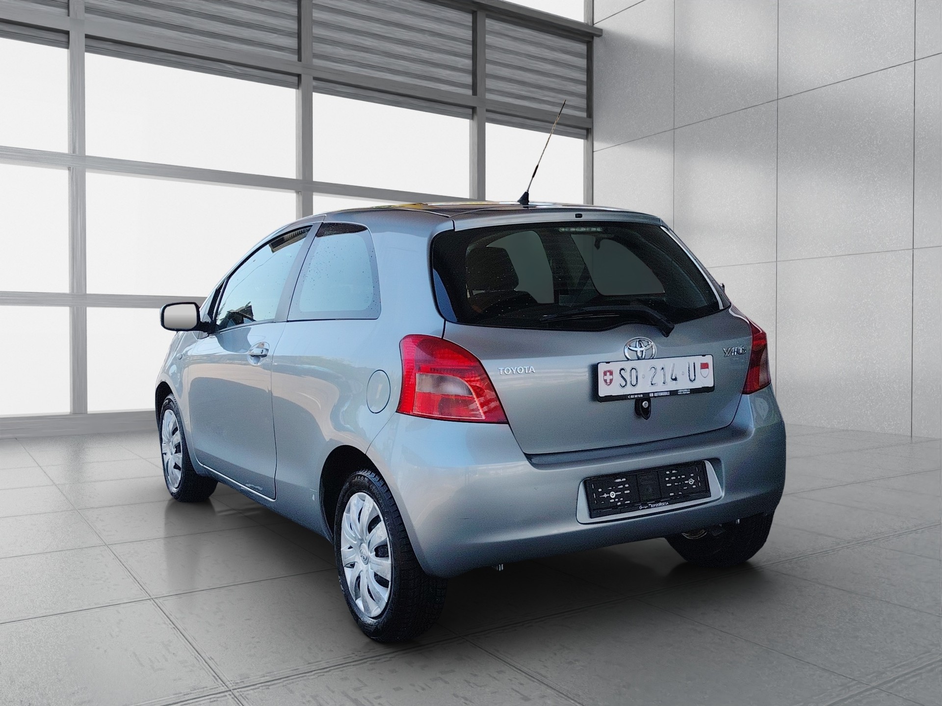 TOYOTA Yaris 1.3 City-image-3